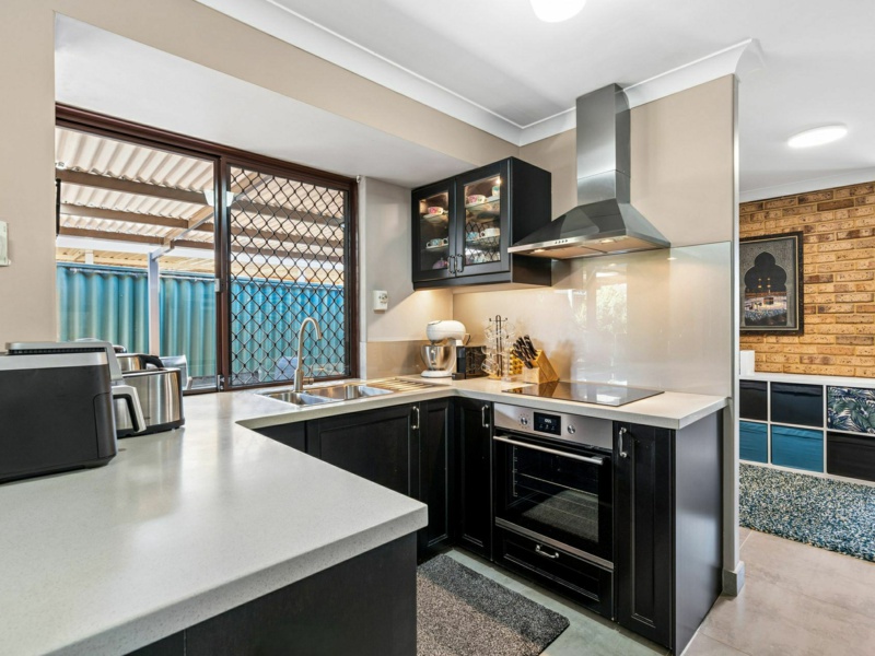 House in Thornlie