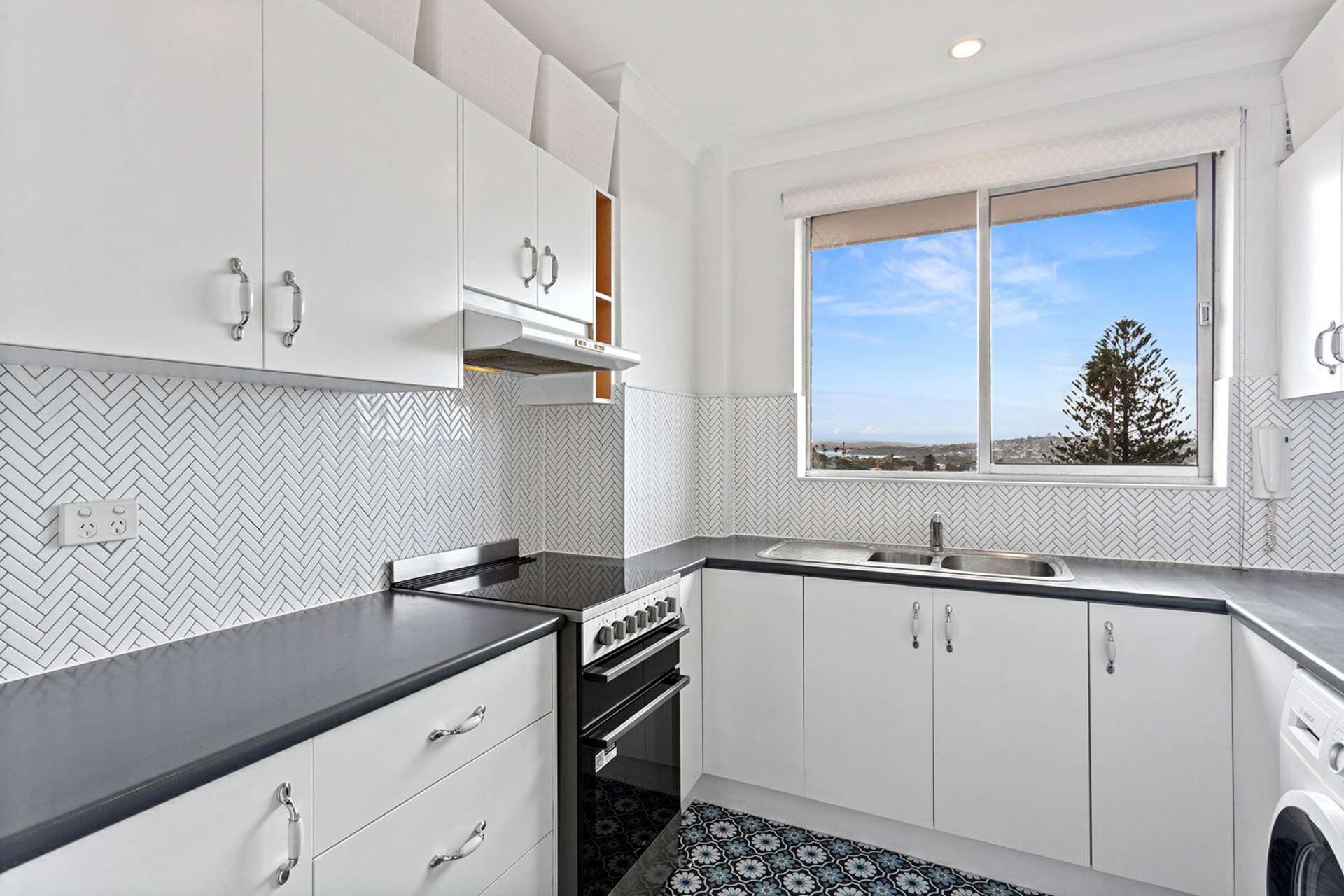 11/4 Castlefield Street, Bondi