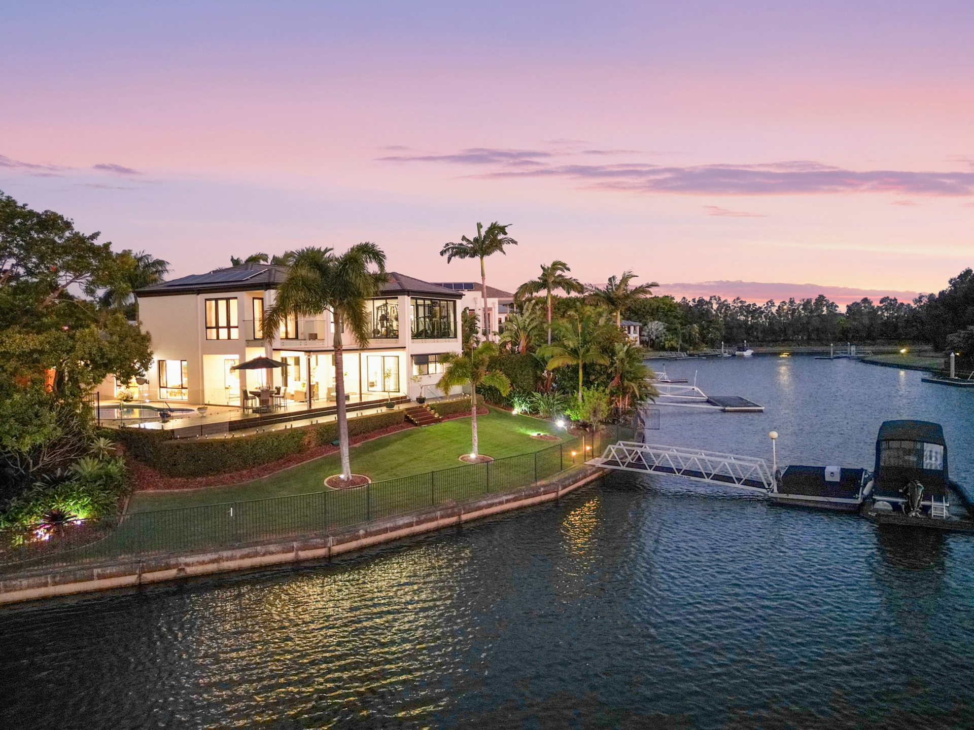2122 Fernlea Close, Hope Island