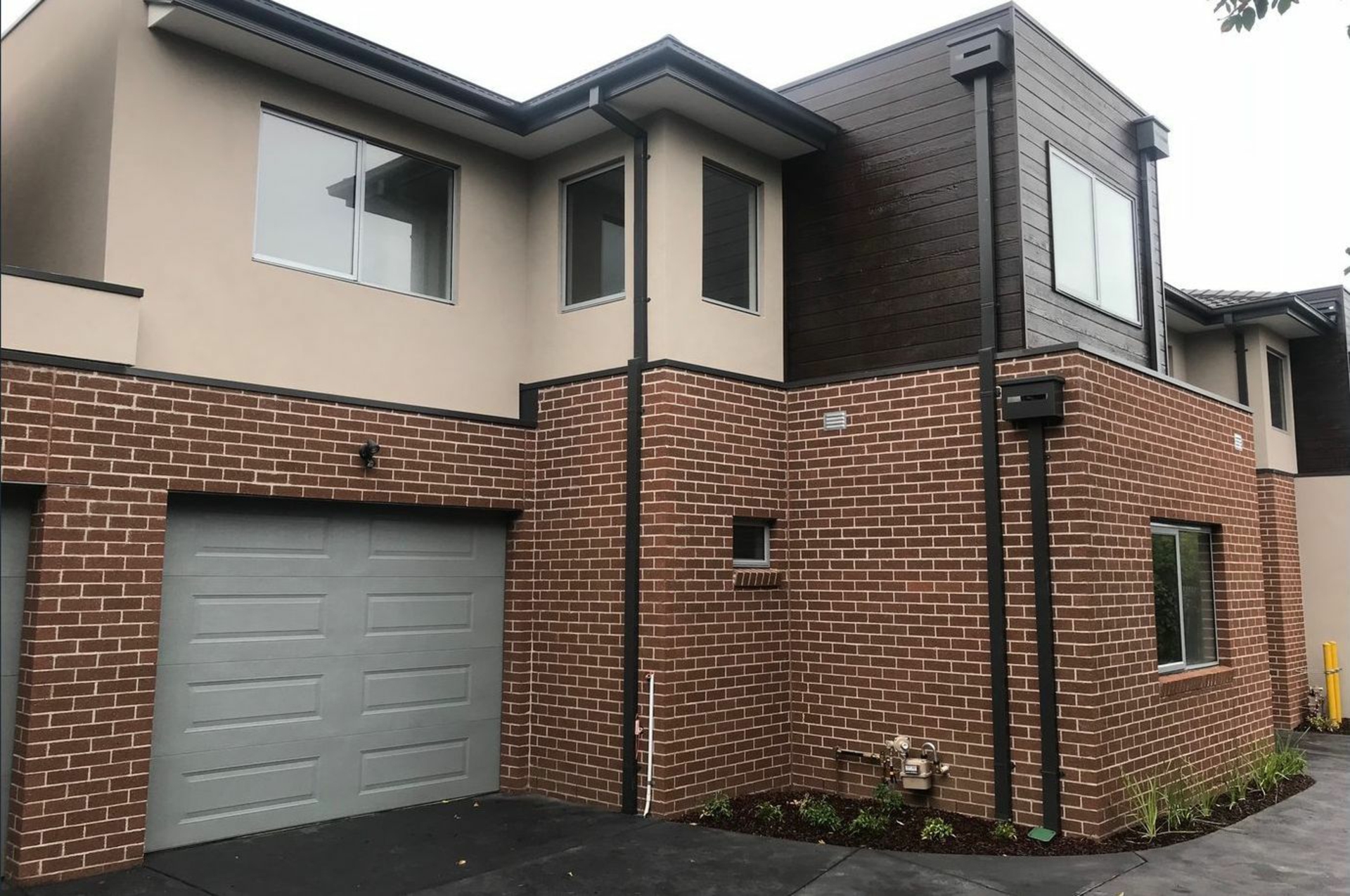 2/29 Burrows Avenue, Dandenong