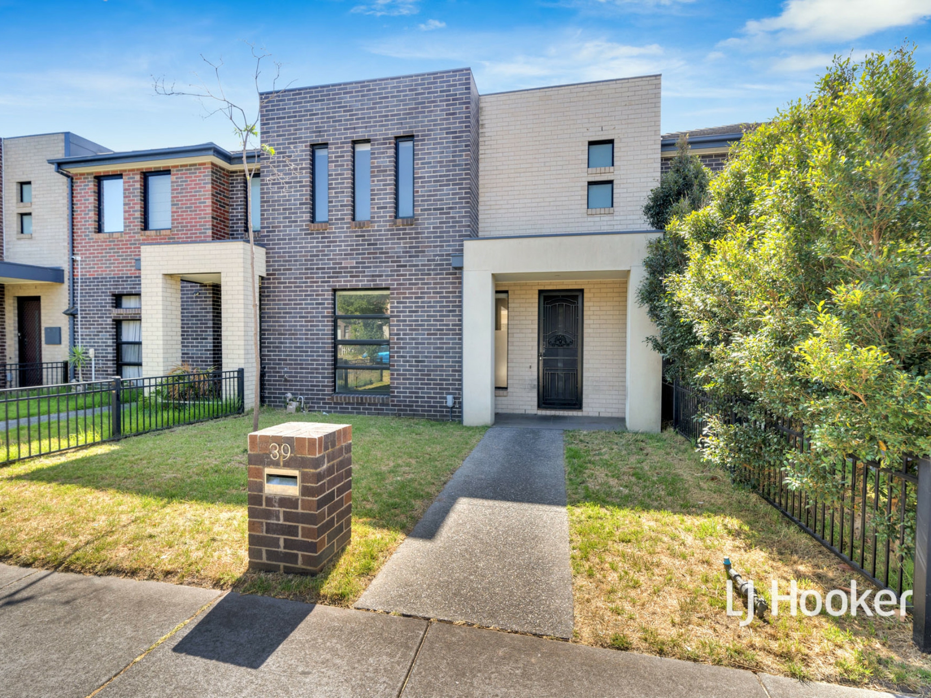 39 Evergreen Boulevard, Clayton South