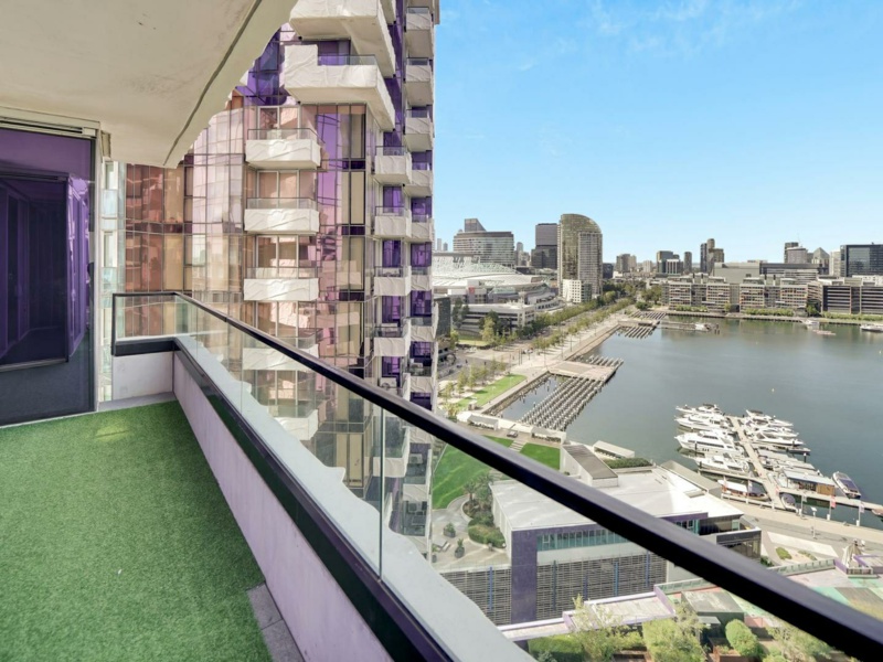 1907/241 Harbour Esplanade, Docklands, Docklands