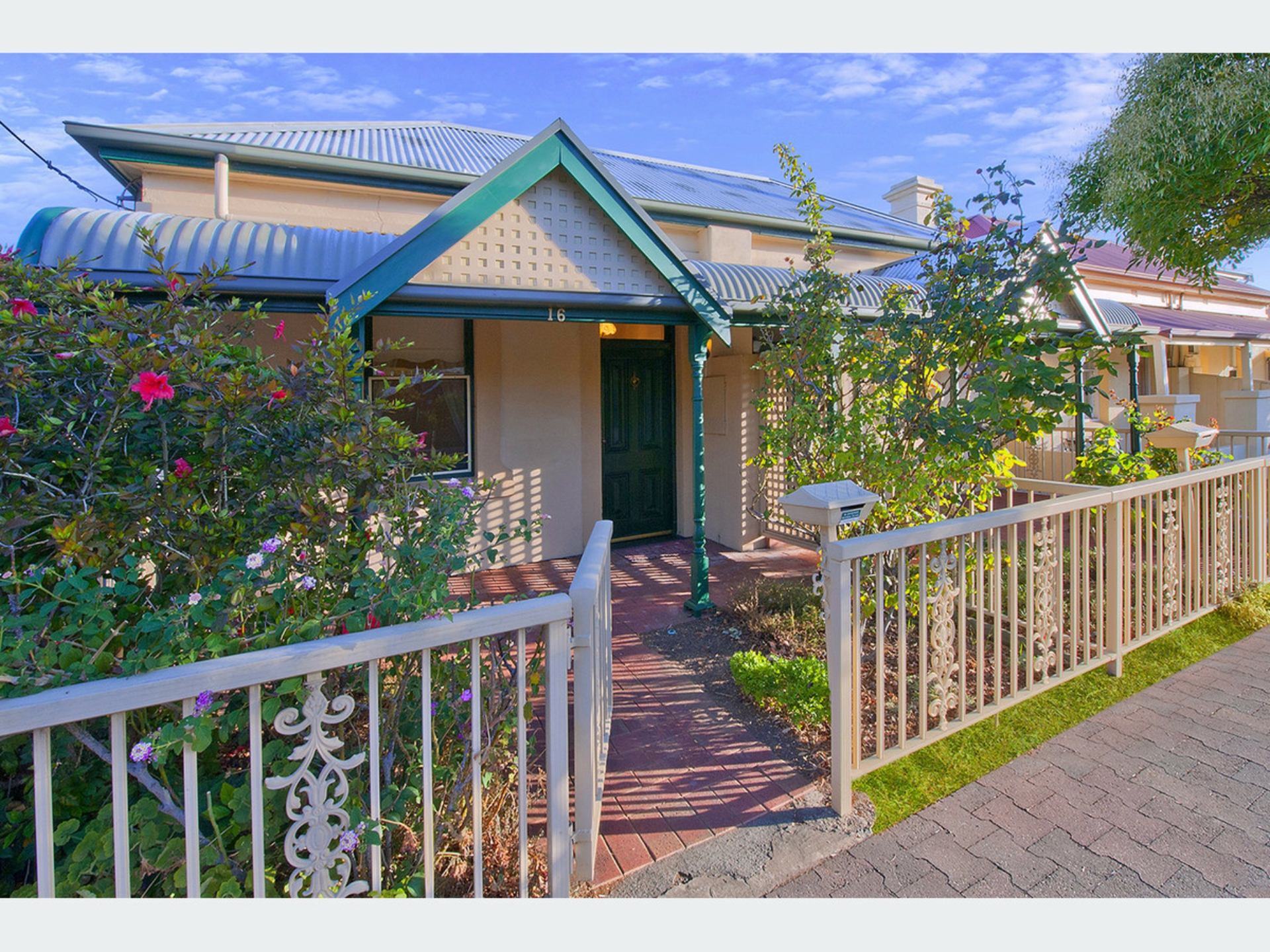 16 Bath Street, Glenelg South
