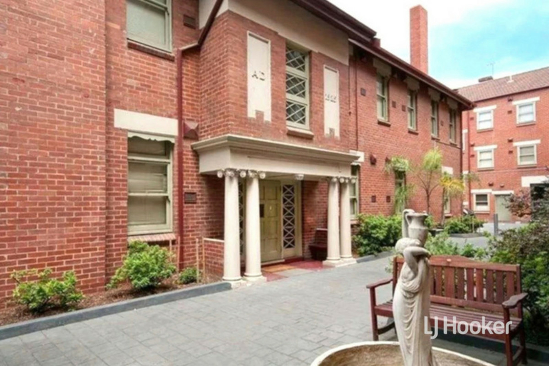 320/45 Victoria Parade, Collingwood