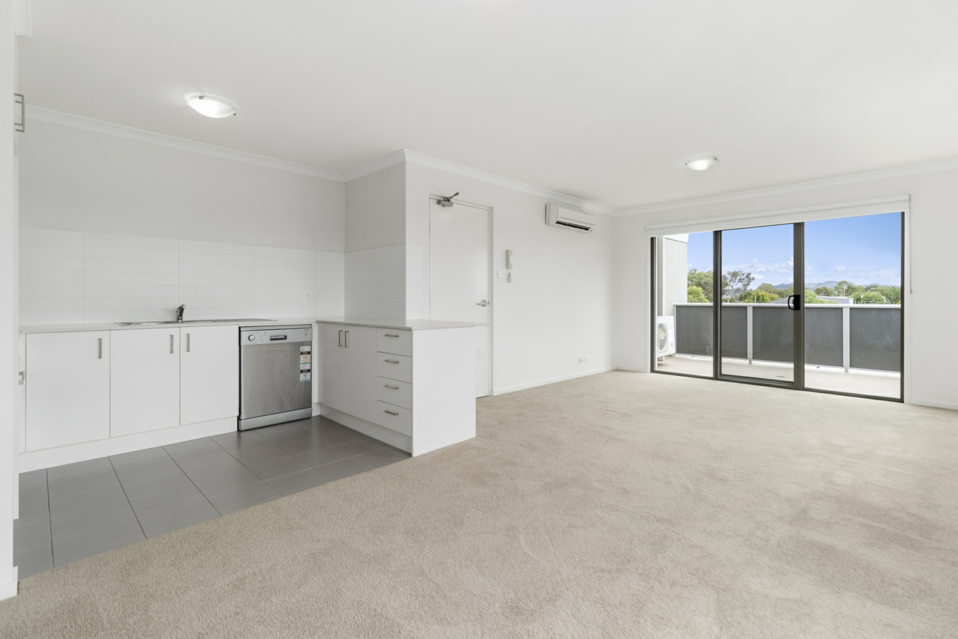 52/75 Elizabeth Jolley Crescent, Franklin