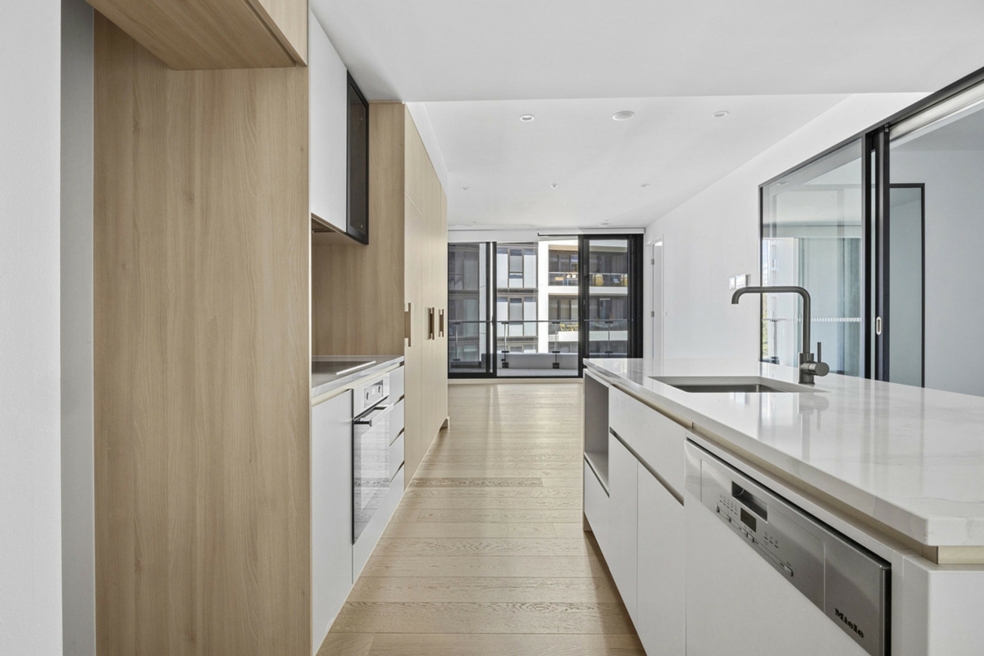 144/44 Constitution Avenue, Campbell