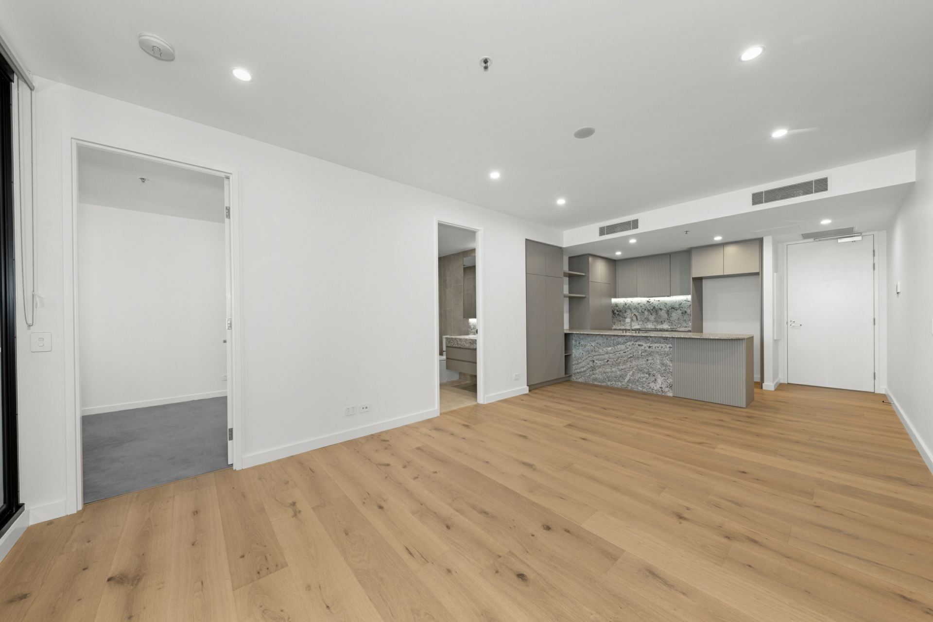 296/62 Constitution Avenue, Parkes