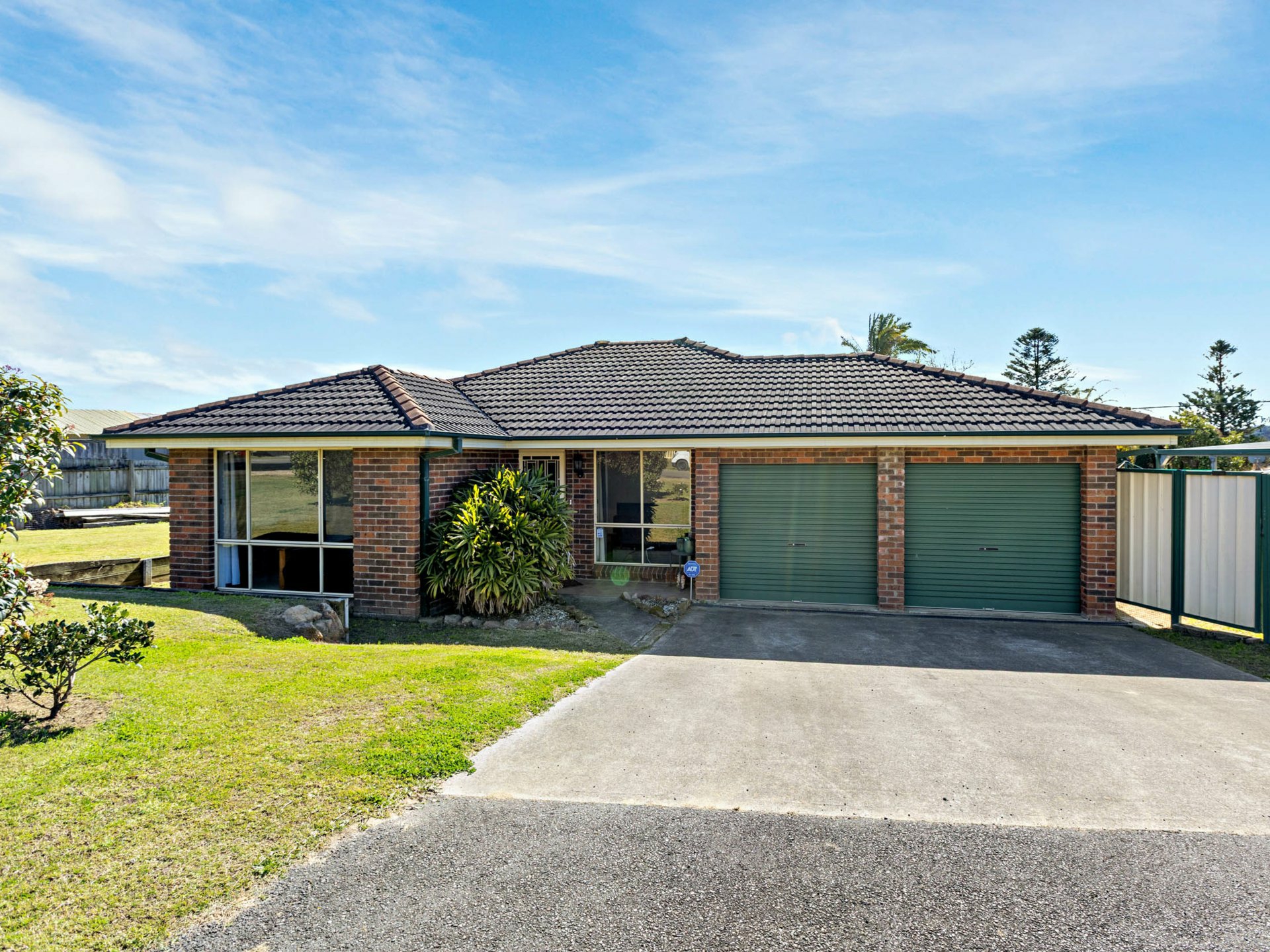 1 Adelaide Street, Paxton