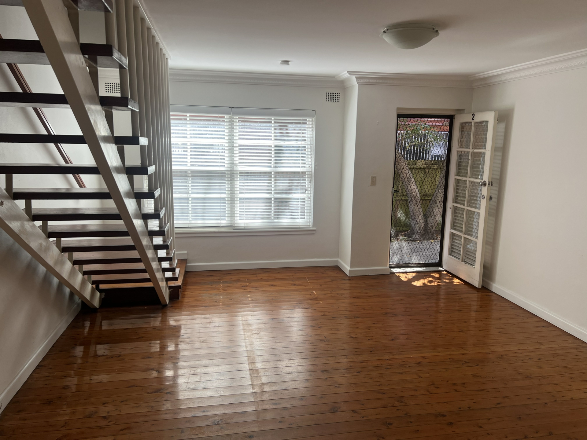 2/11 Second Avenue, Campsie