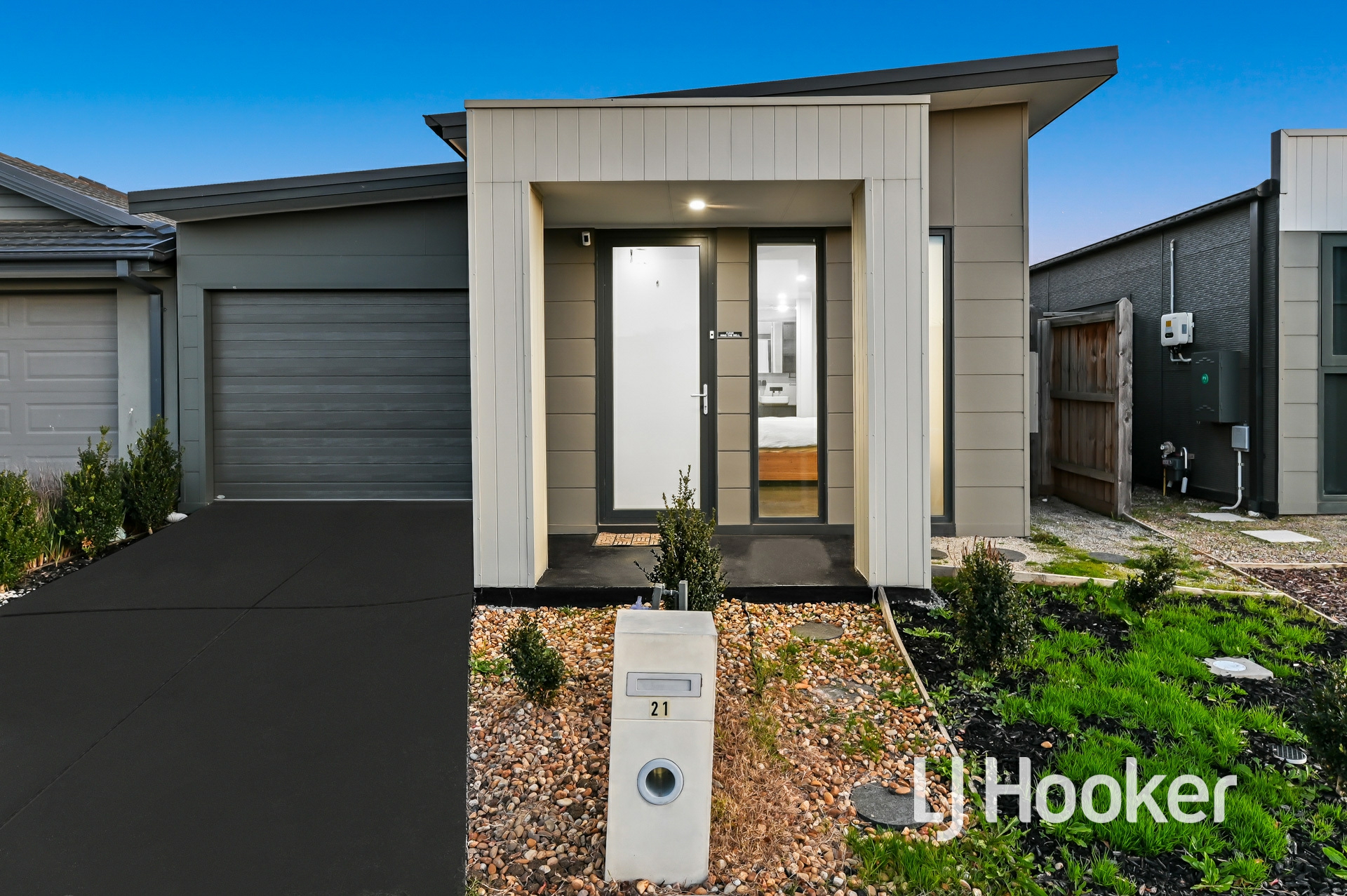 21 Freiberger Grove, Clyde North