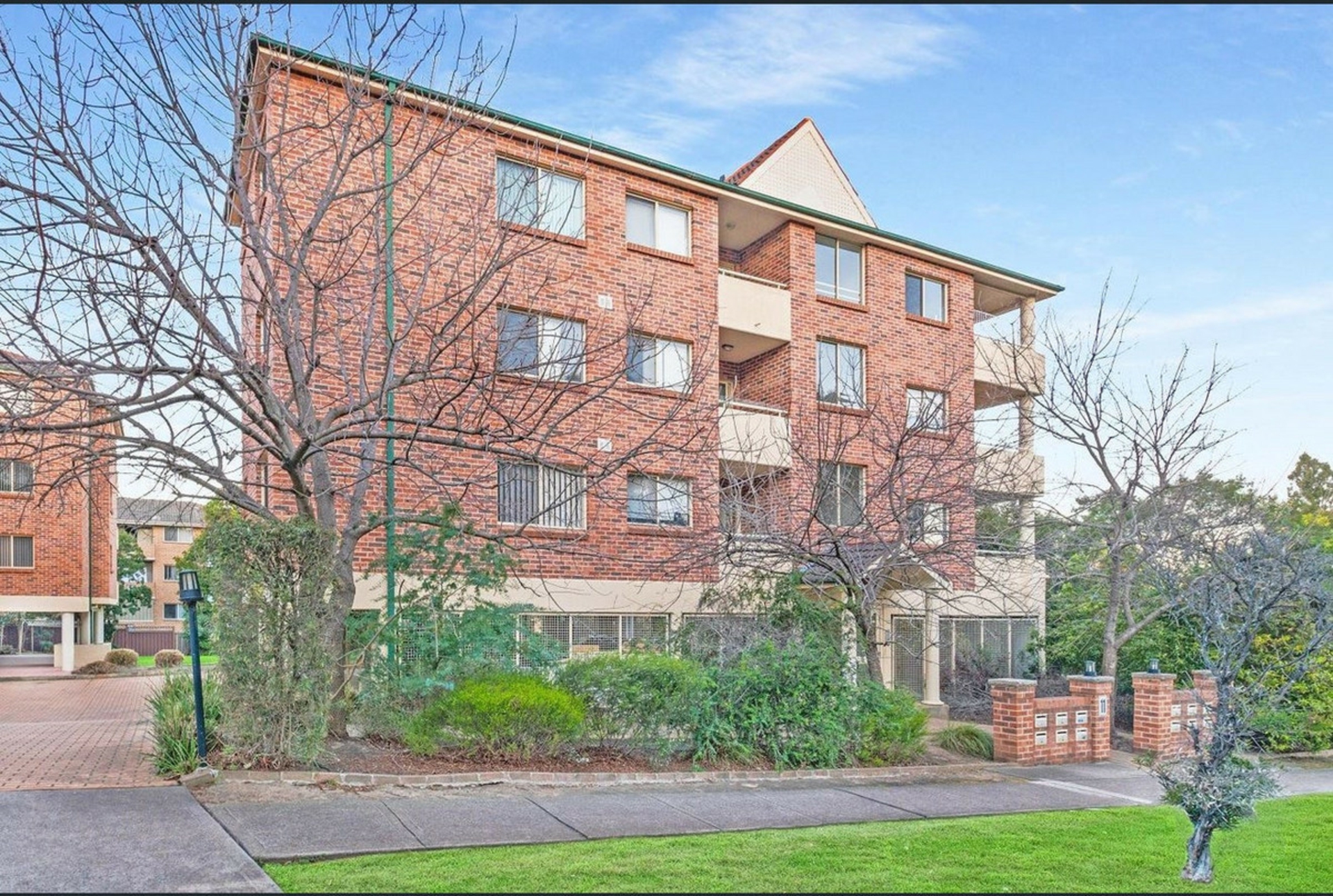 2/11 Oxford Street, Blacktown