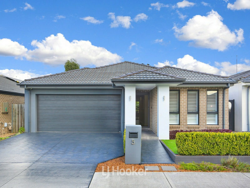 5 Stratheden Avenue, Colebee, Colebee