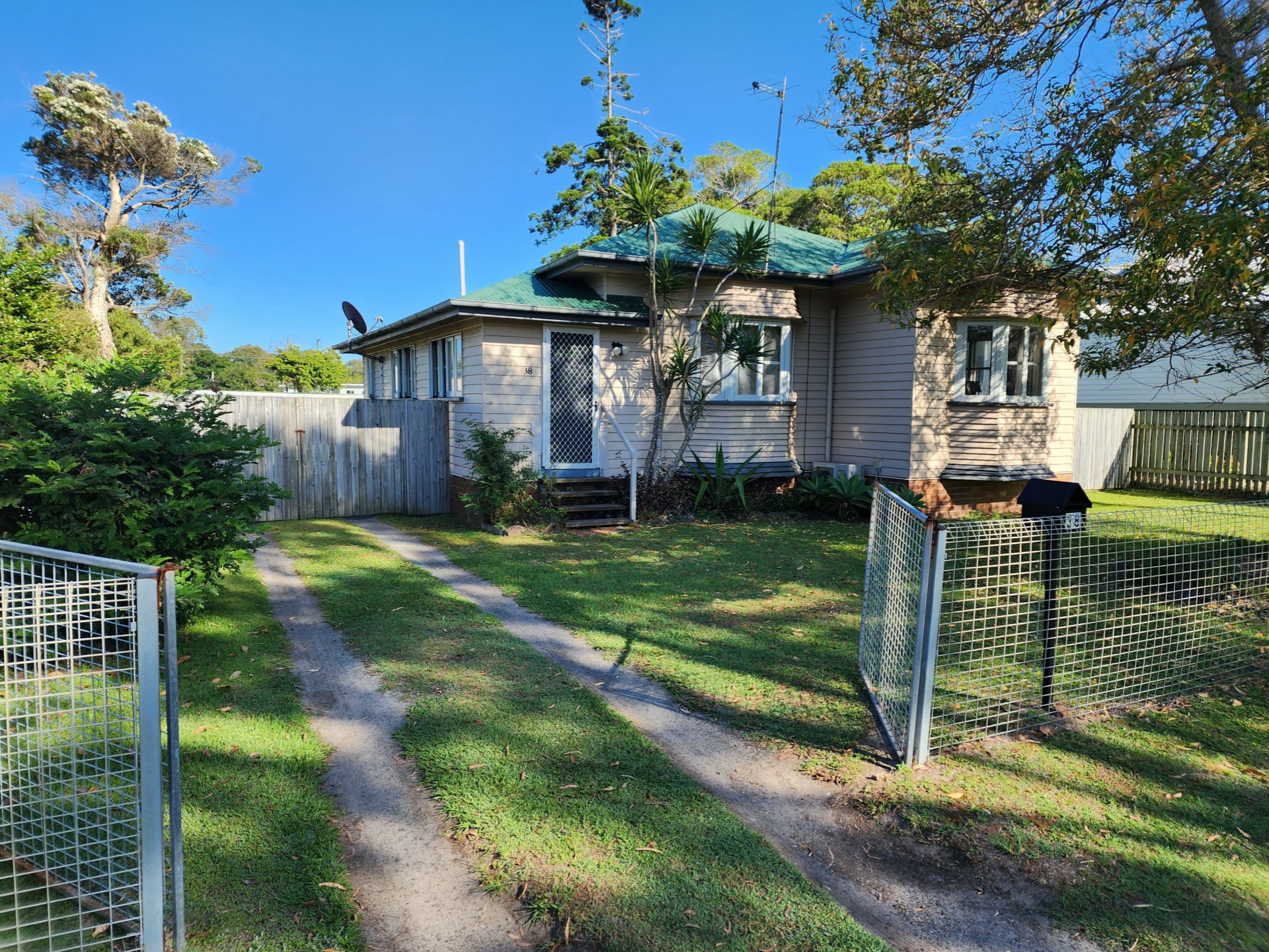 38 Biggs Avenue, Beachmere