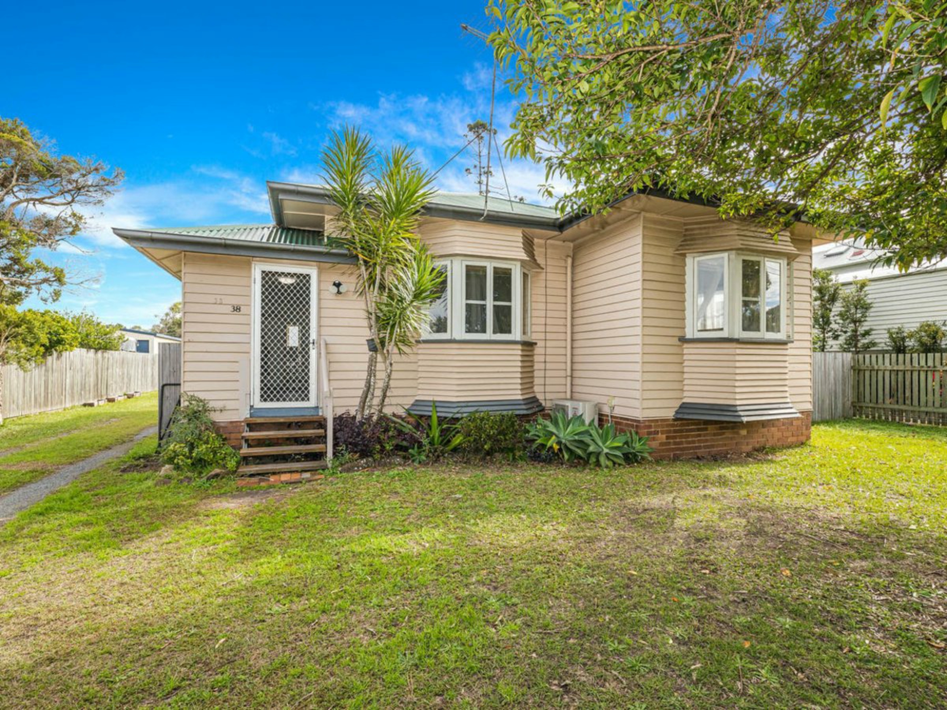 38 Biggs Avenue, Beachmere