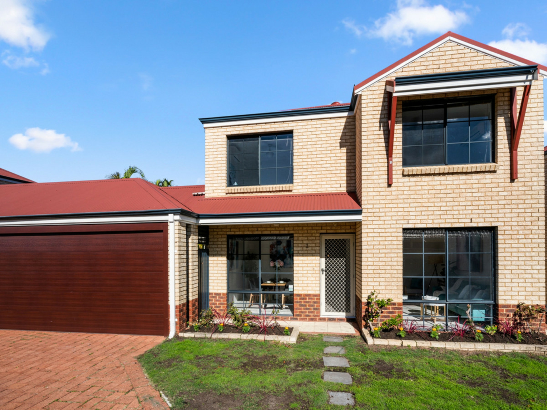 2/90 Edgecumbe Street, Como