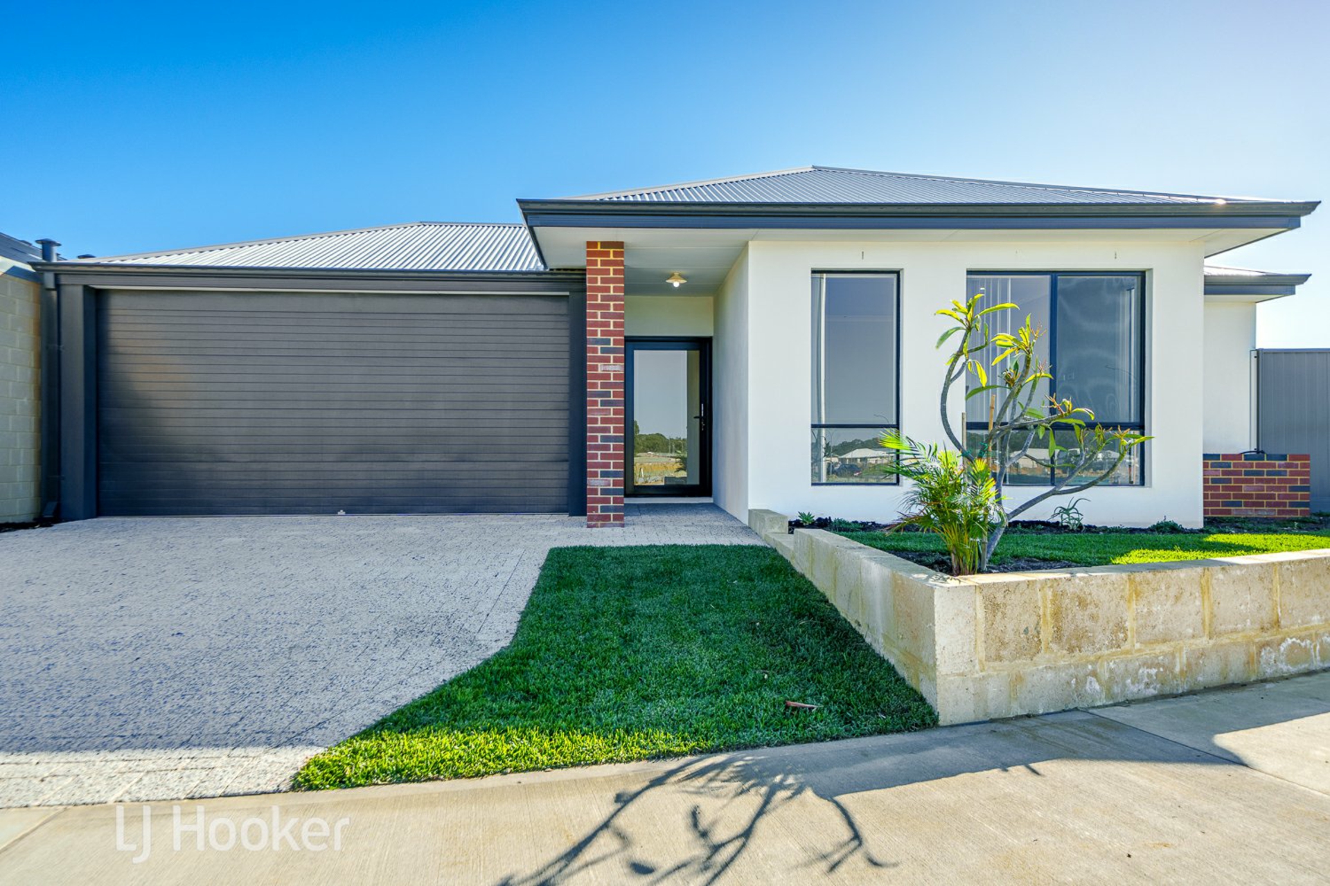 19 Dandenong Parade, Clarkson