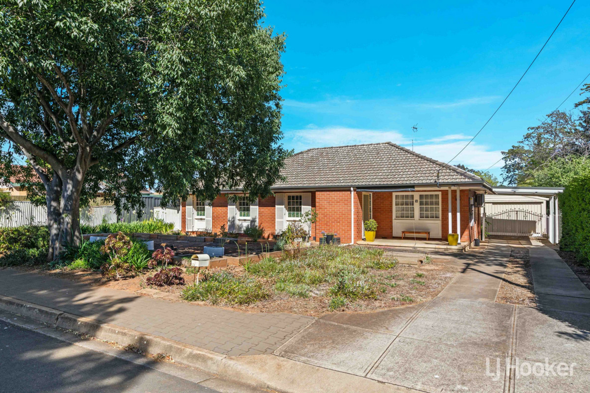 9 Adams Road, Elizabeth Park