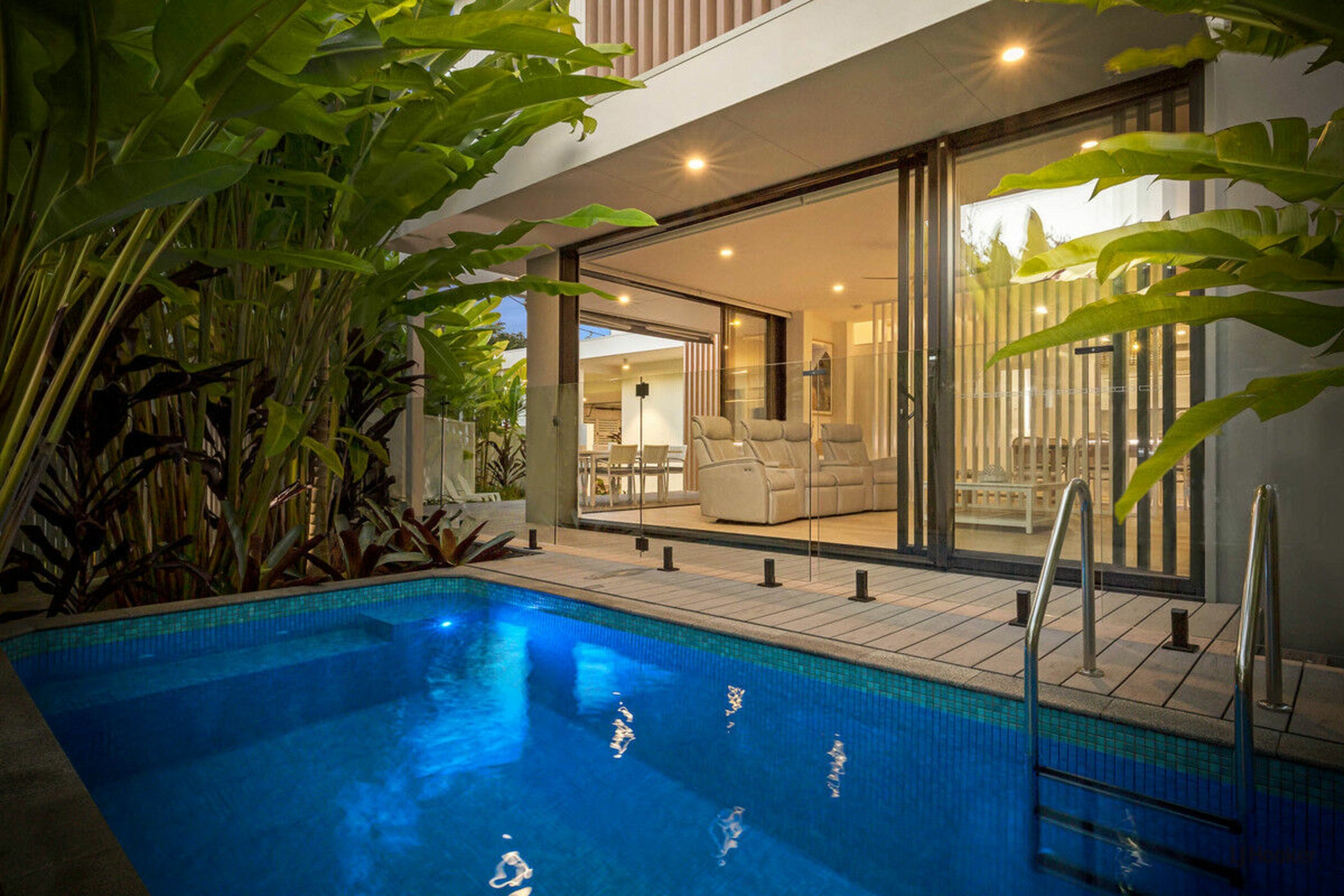 22 Tawarri Cr, Burleigh Heads