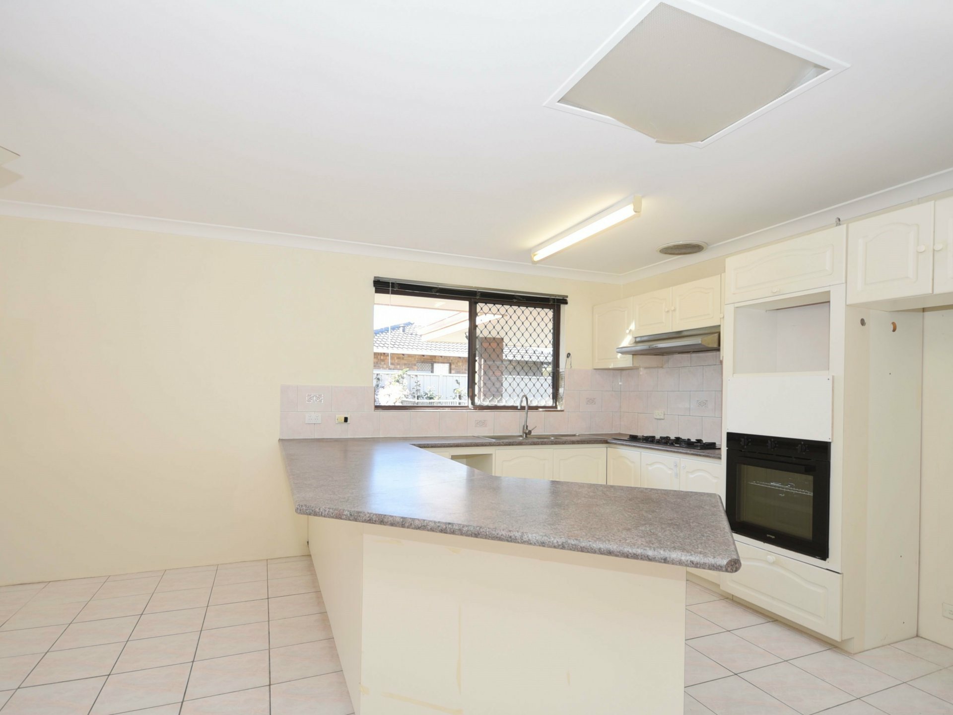 85 Cammillo Road, Camillo