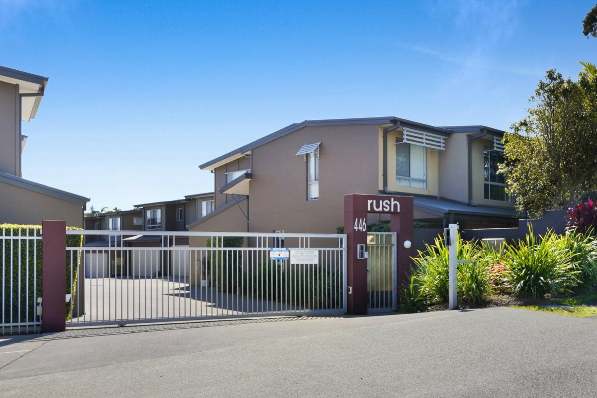 14/446 Pine Ridge Road, Coombabah