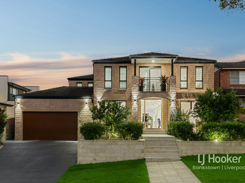 10 Elouera Crescent, Moorebank, Moorebank