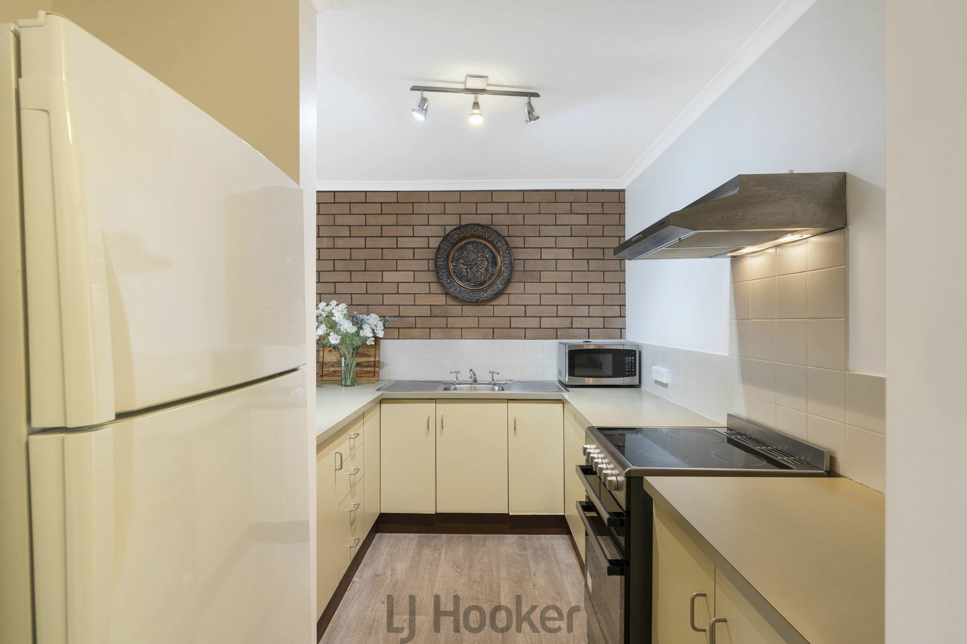 10/50 Allambee Place — photo 7 of 22