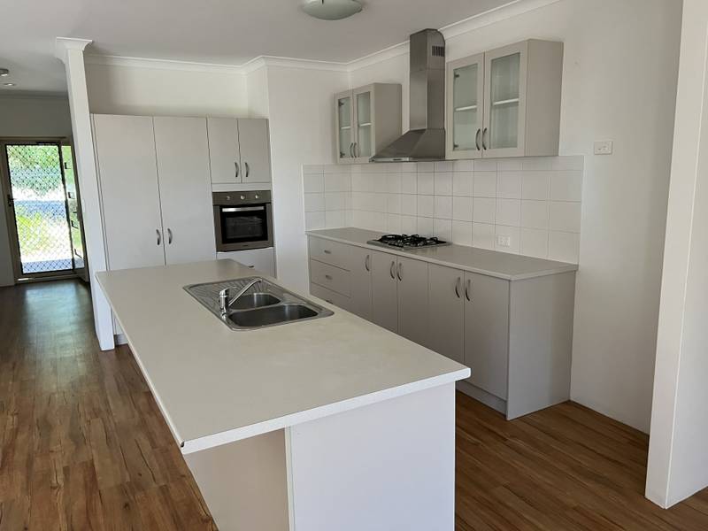 13 Spencer Road, KELMSCOTT