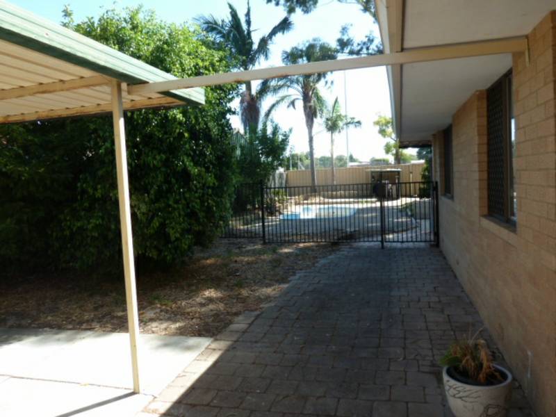 22 Huggins Road, THORNLIE
