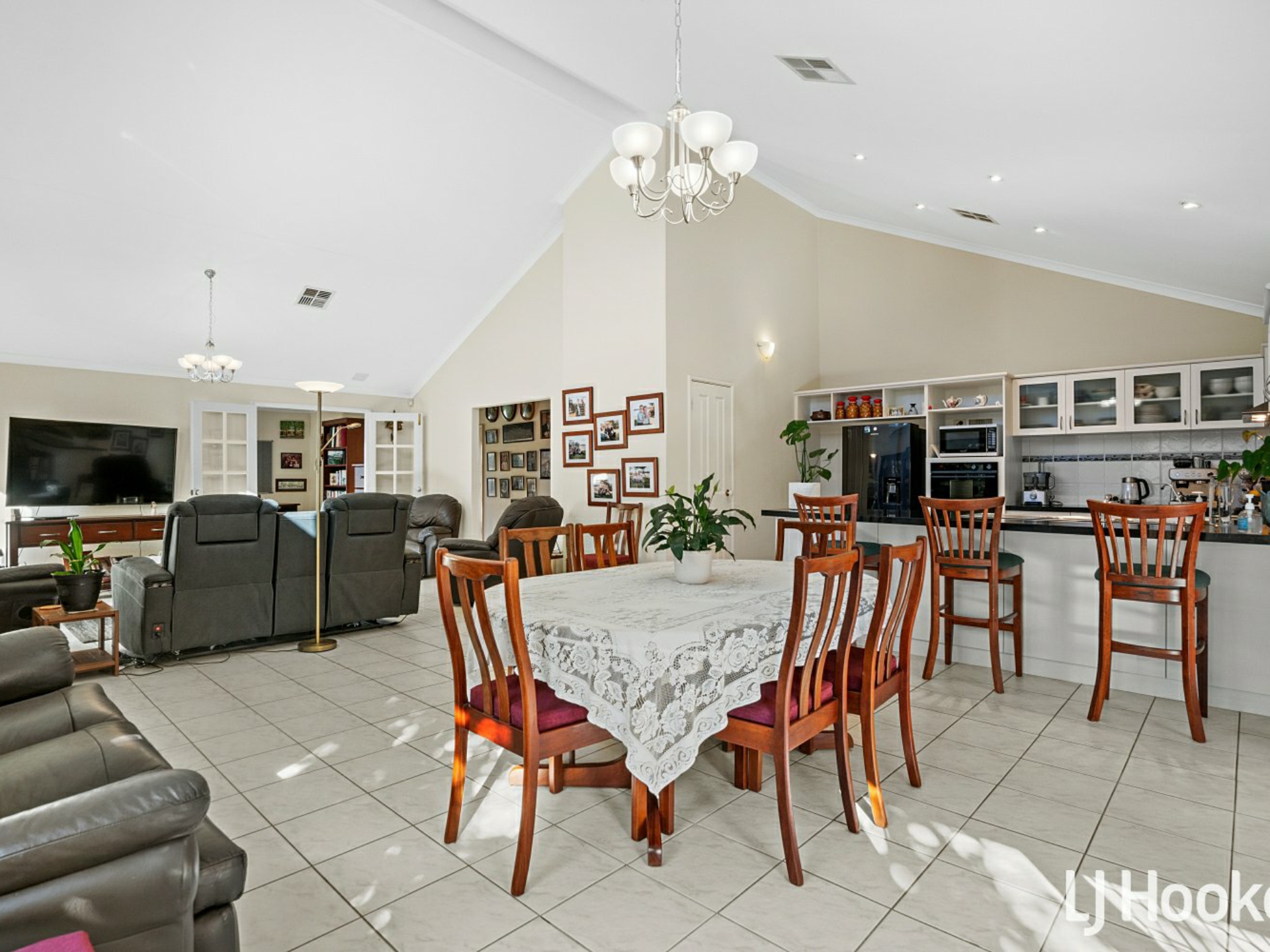 9 Caspian Terrace, CANNING VALE