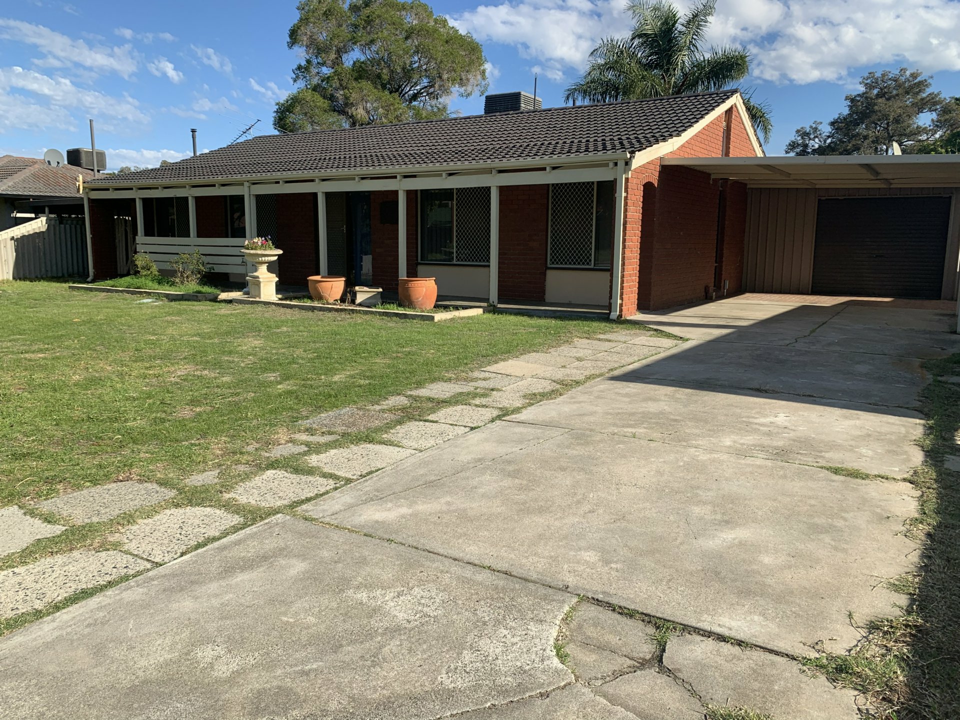 8 Berry Court, MADDINGTON