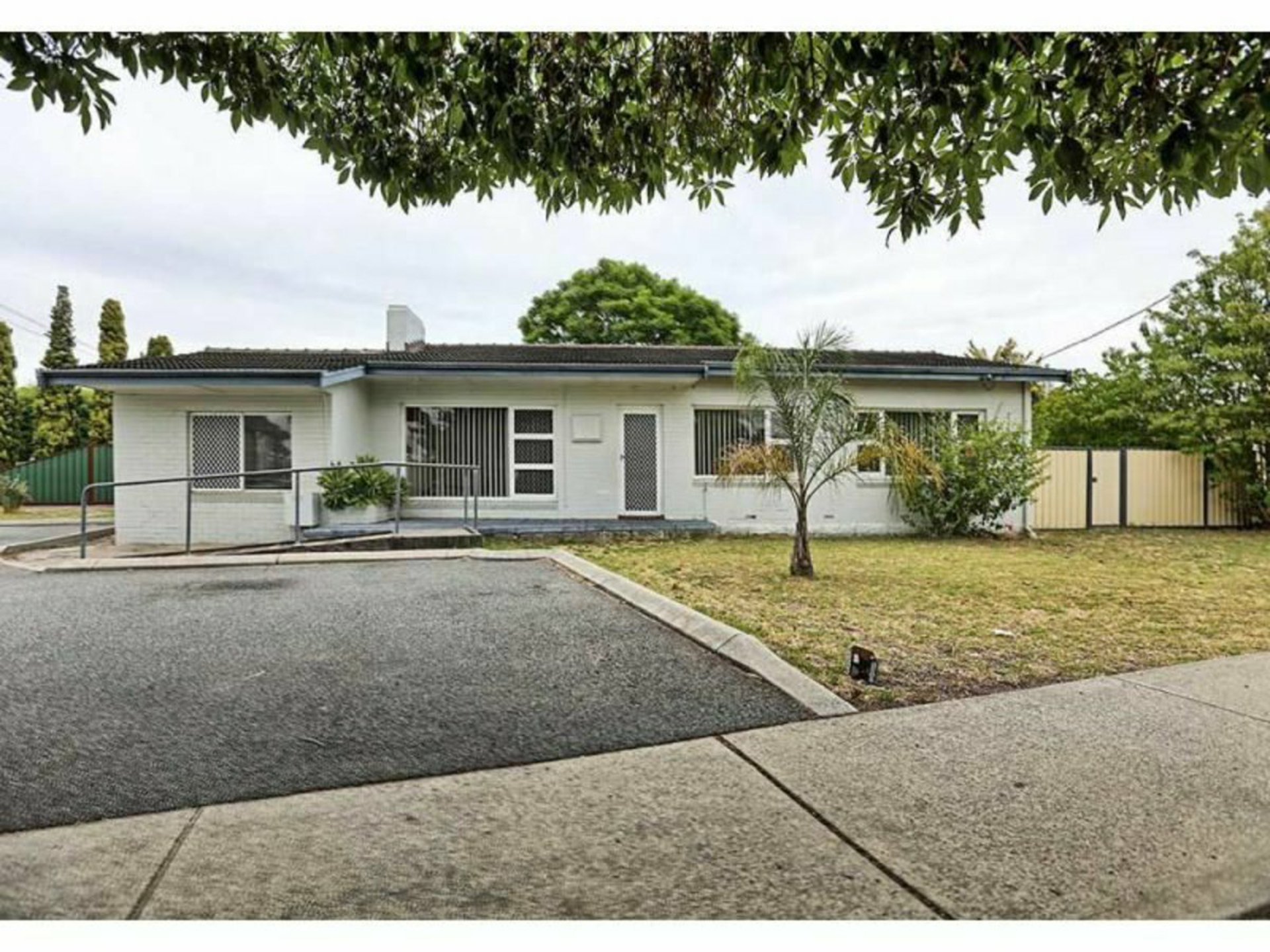 99 Thornlie Avenue Thornlie WA Property Details LJ Hooker