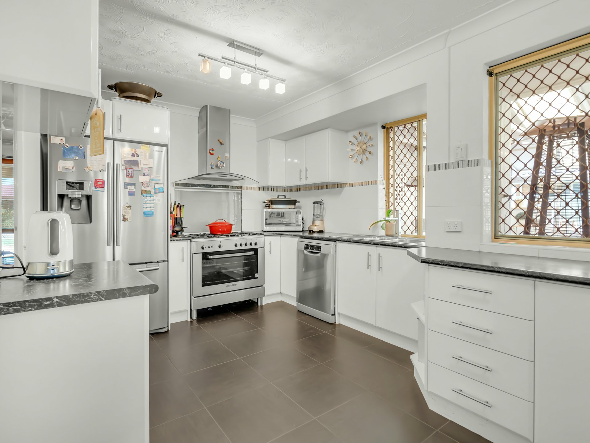 46 Forest Crescent Thornlie WA Property Details LJ Hooker