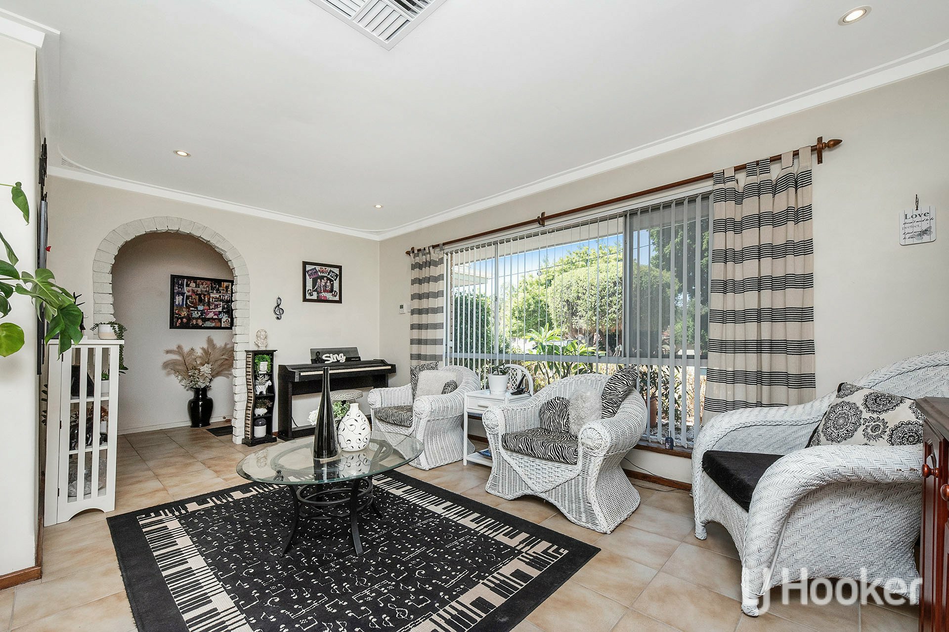 68 Glyndebourne Avenue, THORNLIE
