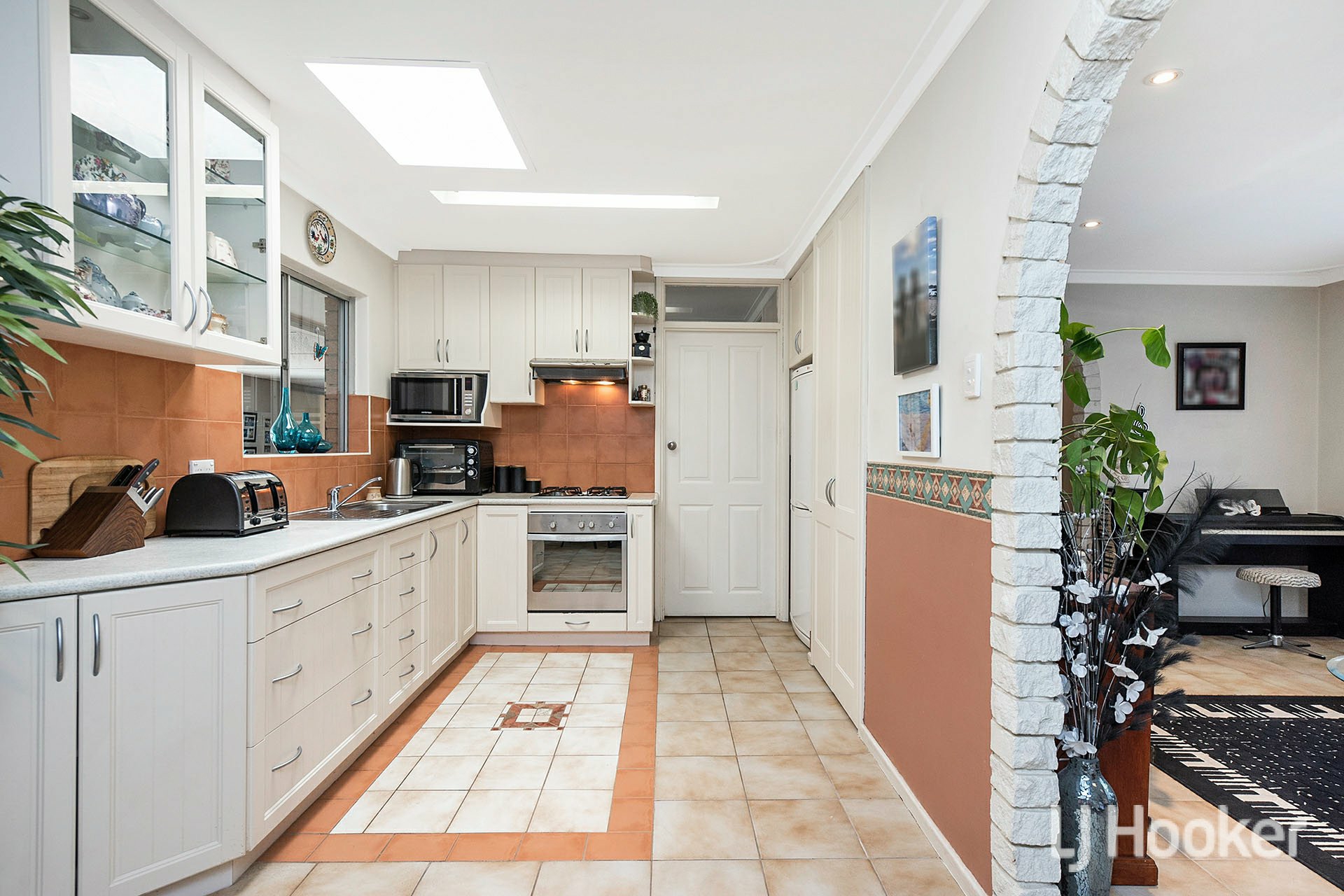 68 Glyndebourne Avenue, THORNLIE