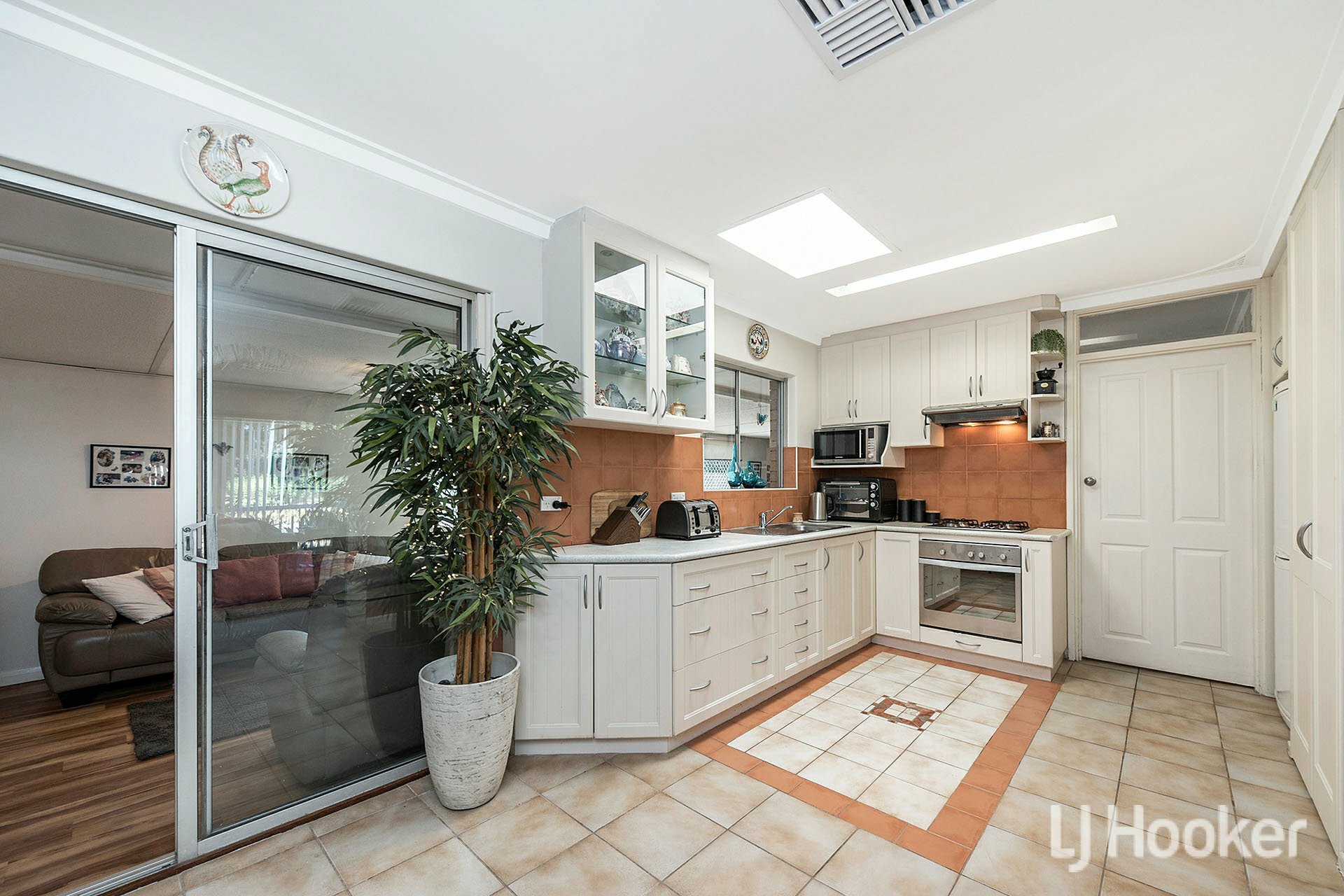 68 Glyndebourne Avenue, THORNLIE