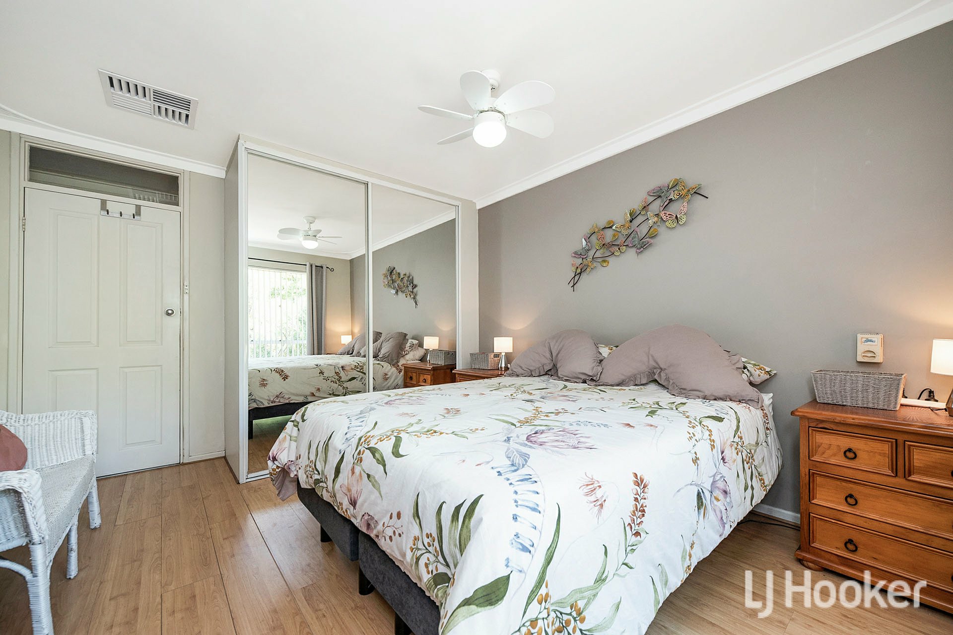 68 Glyndebourne Avenue, THORNLIE