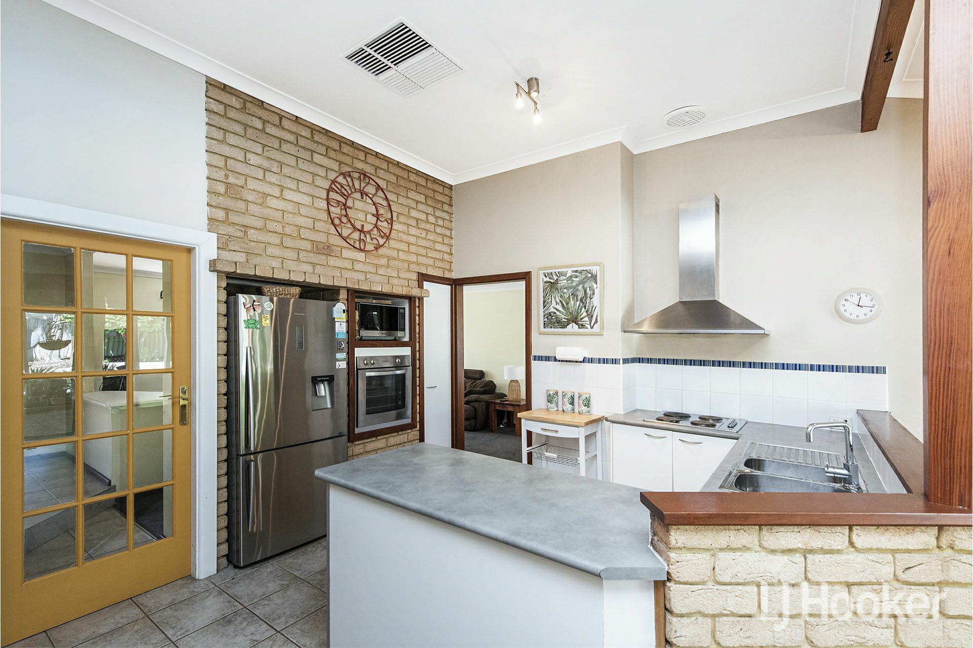 7 Imperial Court, THORNLIE