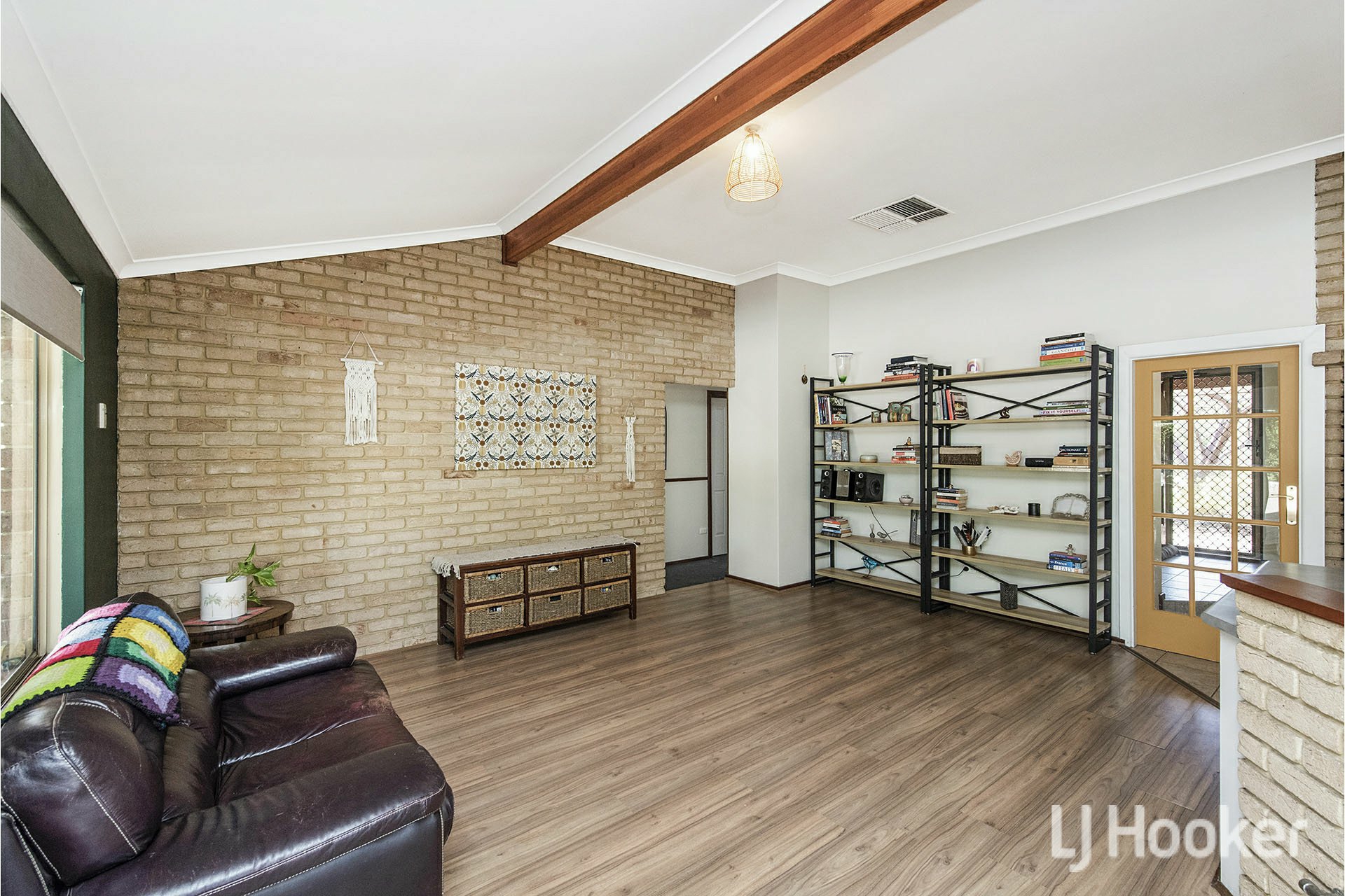 7 Imperial Court, THORNLIE