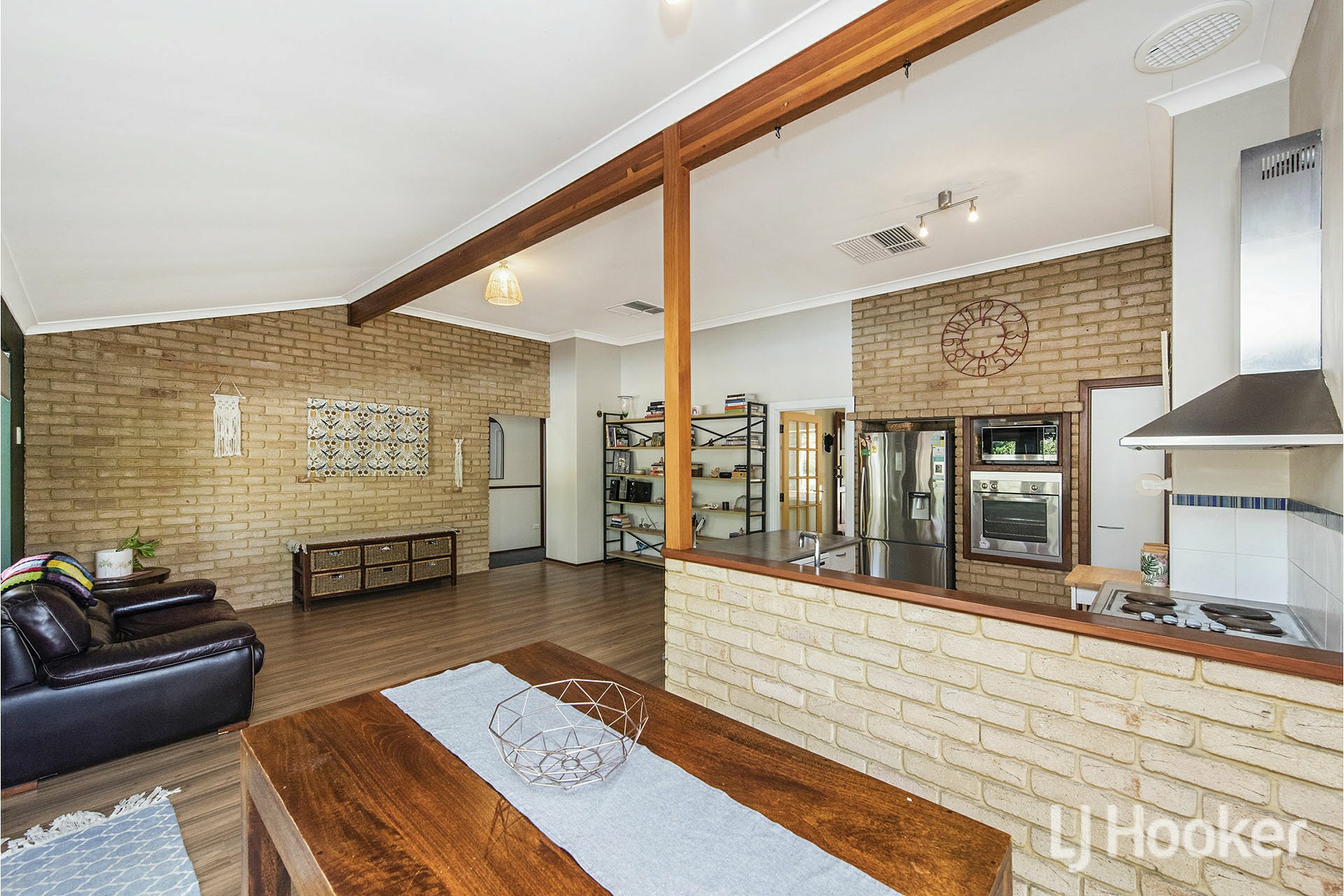 7 Imperial Court, THORNLIE