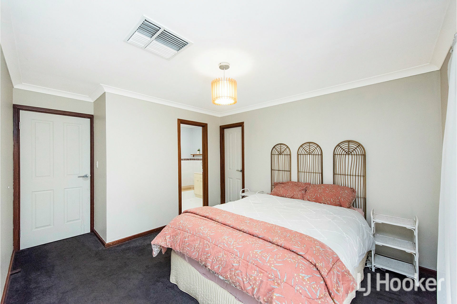 7 Imperial Court, THORNLIE