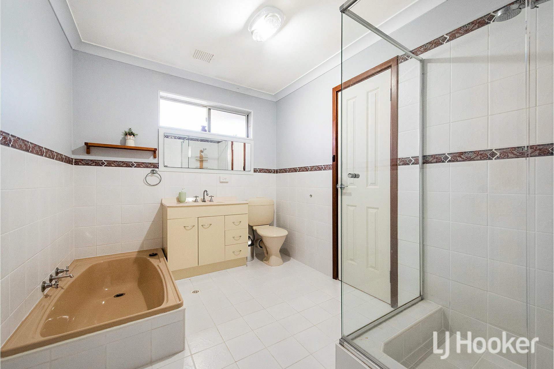 7 Imperial Court, THORNLIE