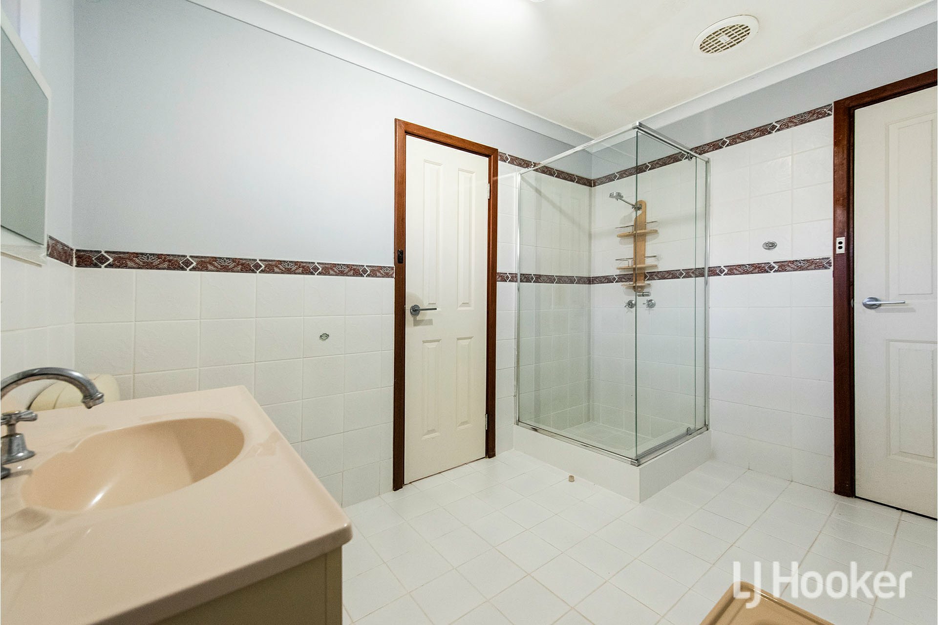 7 Imperial Court, THORNLIE