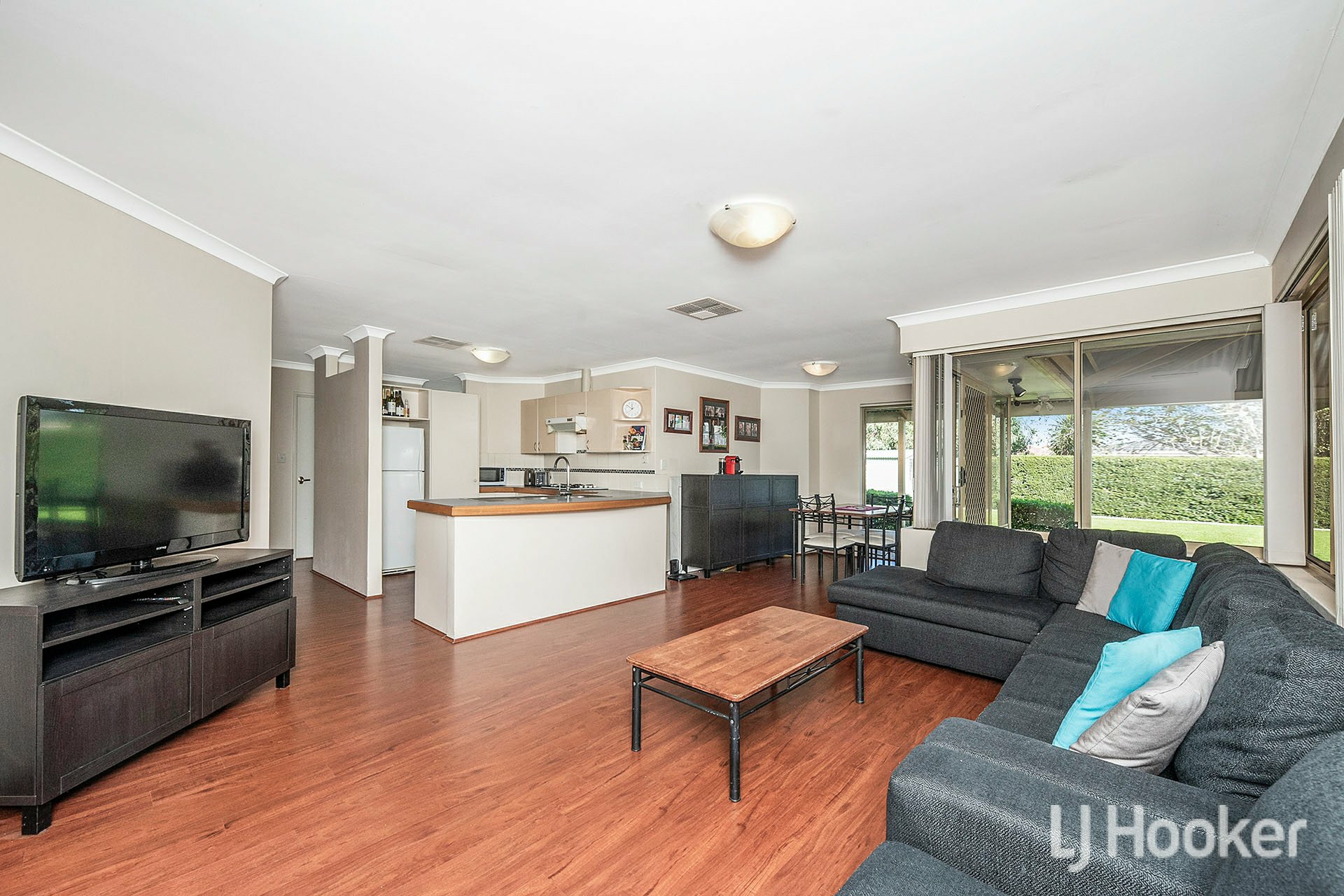 6-quondong-close-kenwick-wa-property-details-lj-hooker