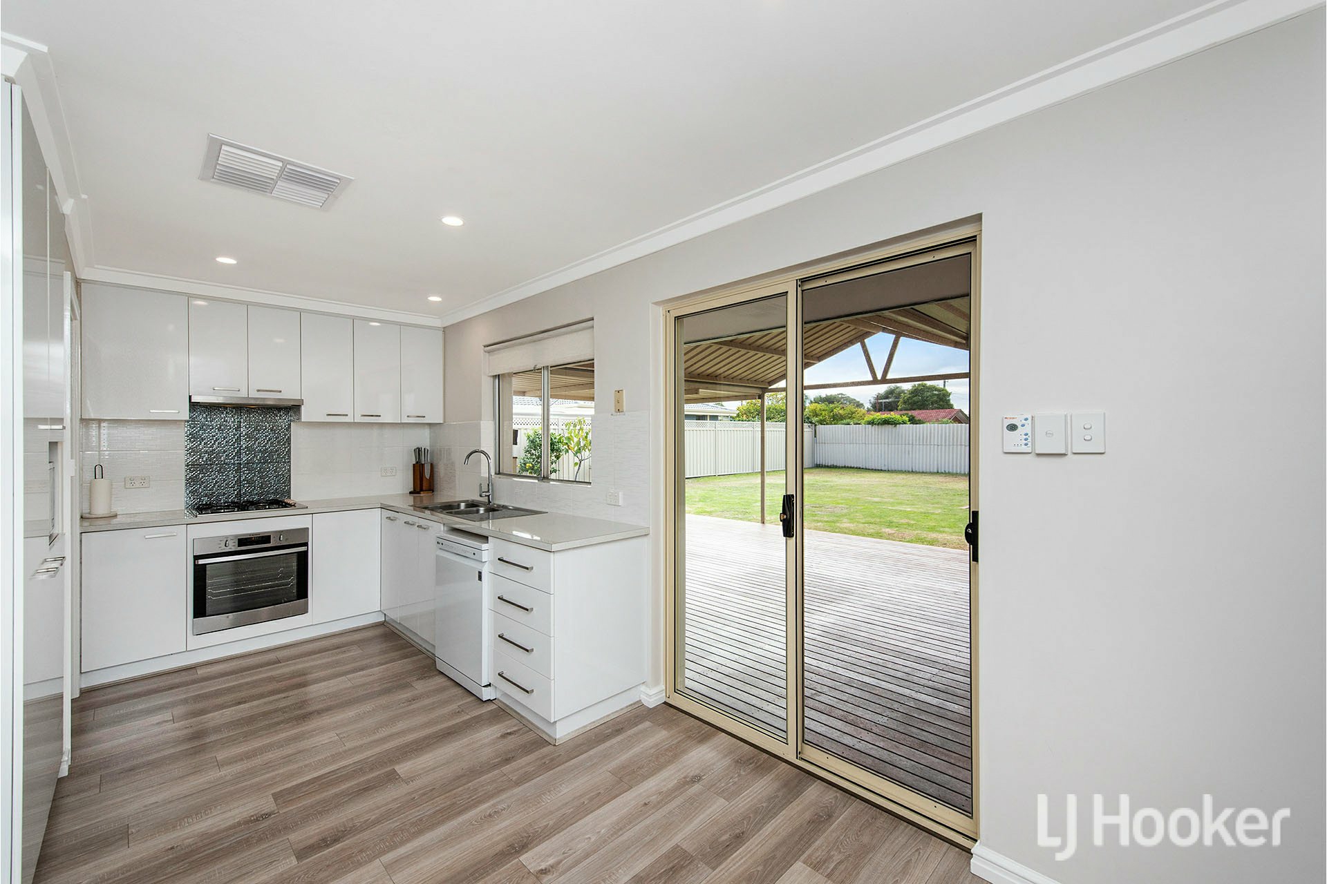 10 Alciston Way, HUNTINGDALE
