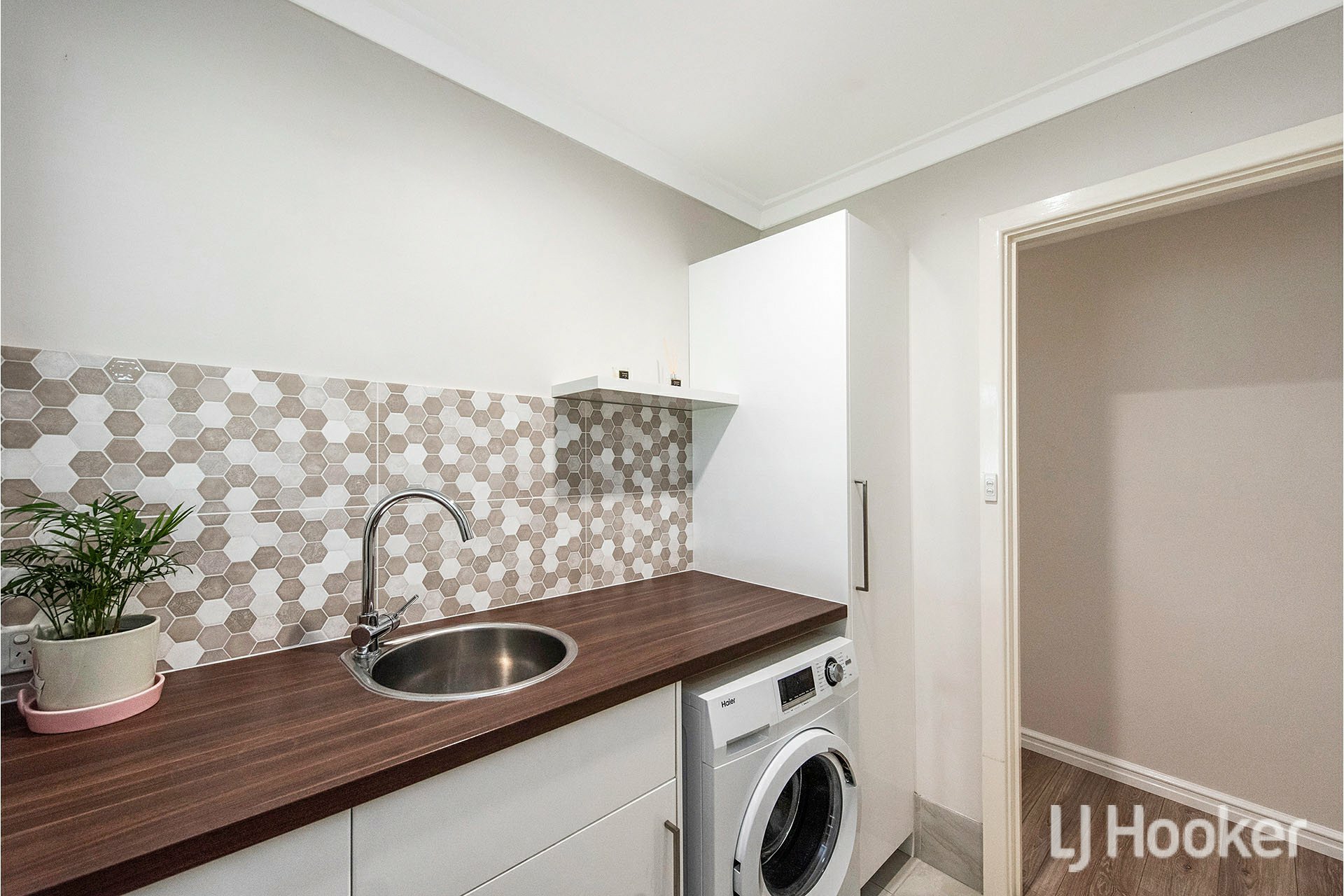 10 Alciston Way, HUNTINGDALE