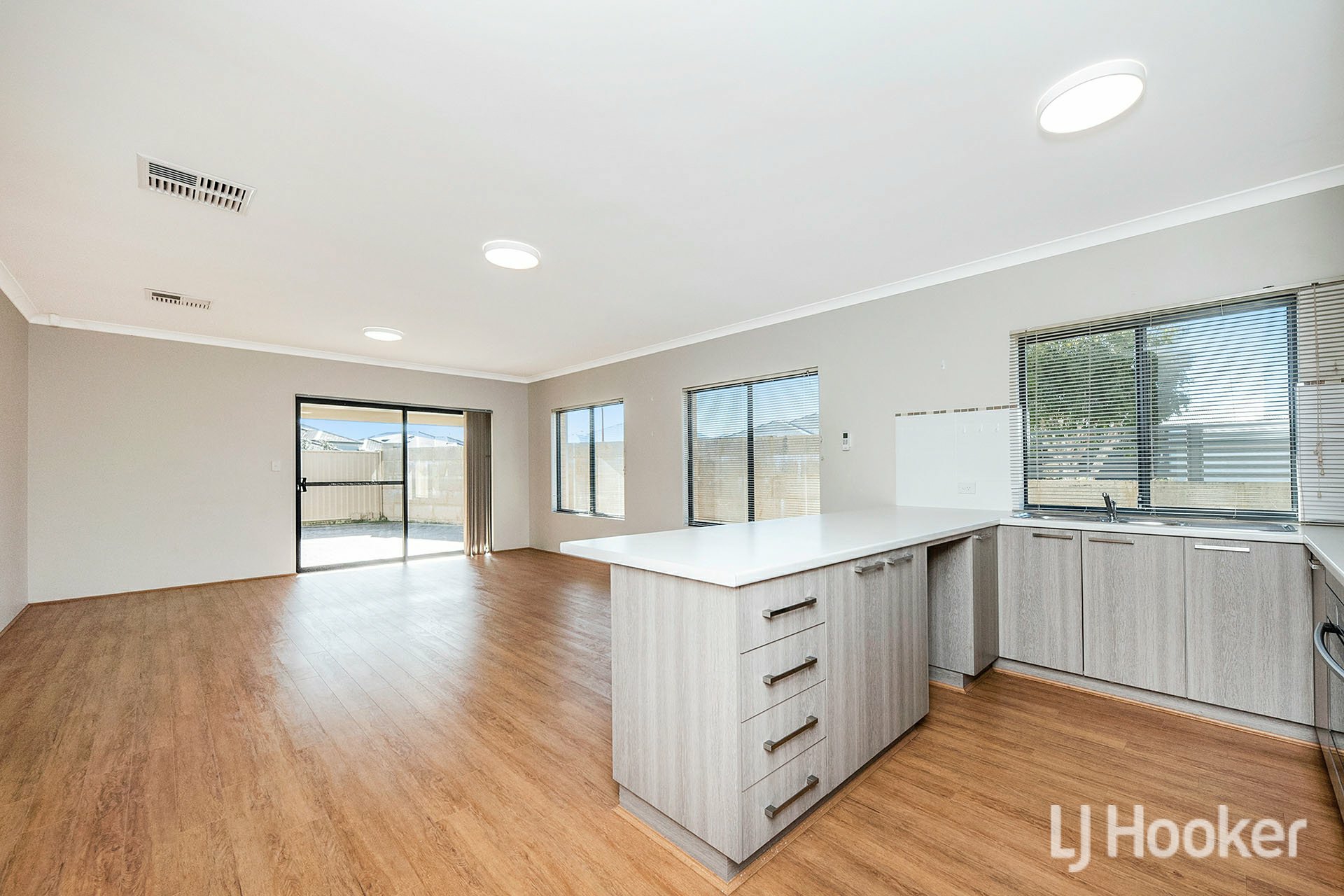 8 Nene Road, SOUTHERN RIVER