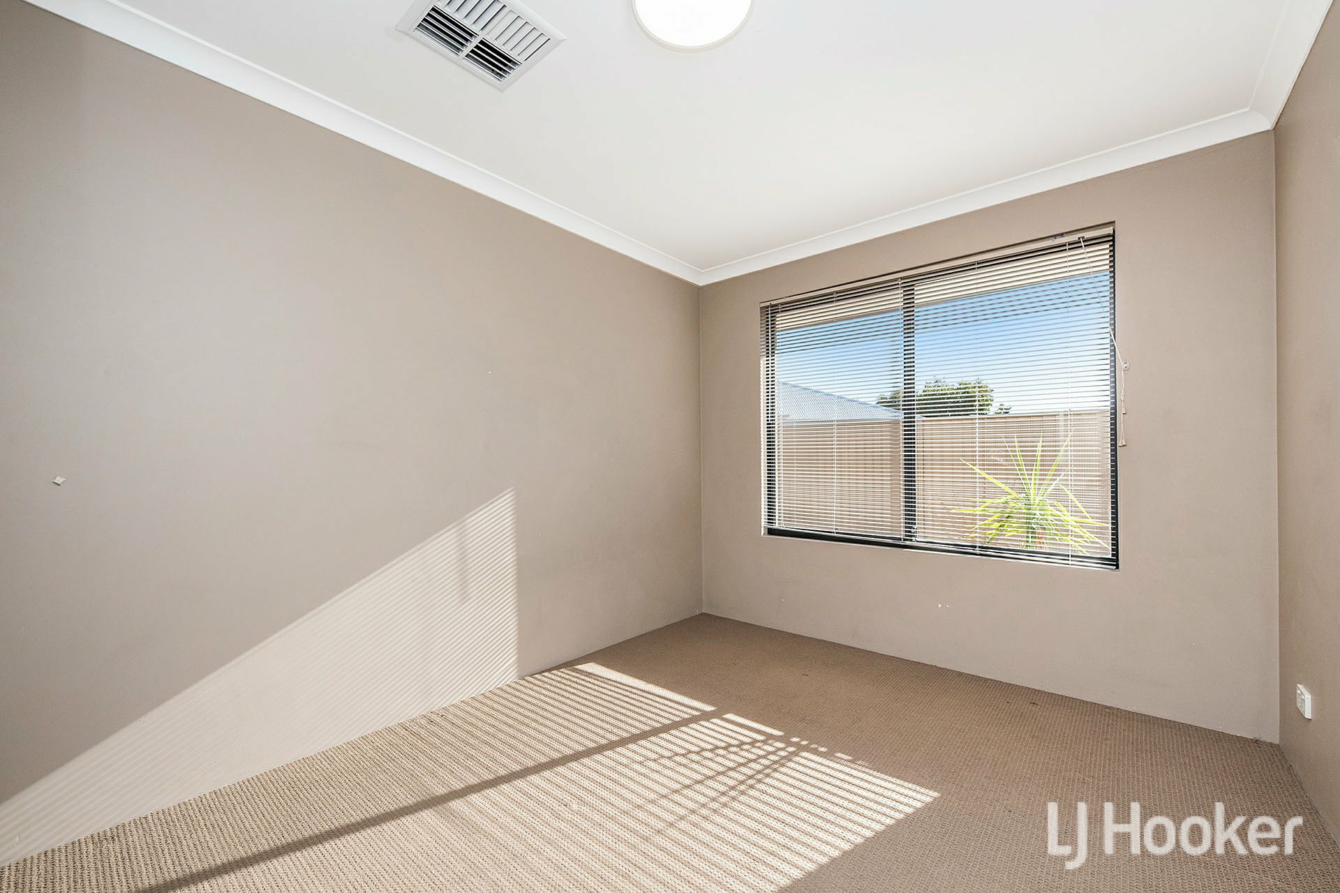 8 Nene Road, SOUTHERN RIVER