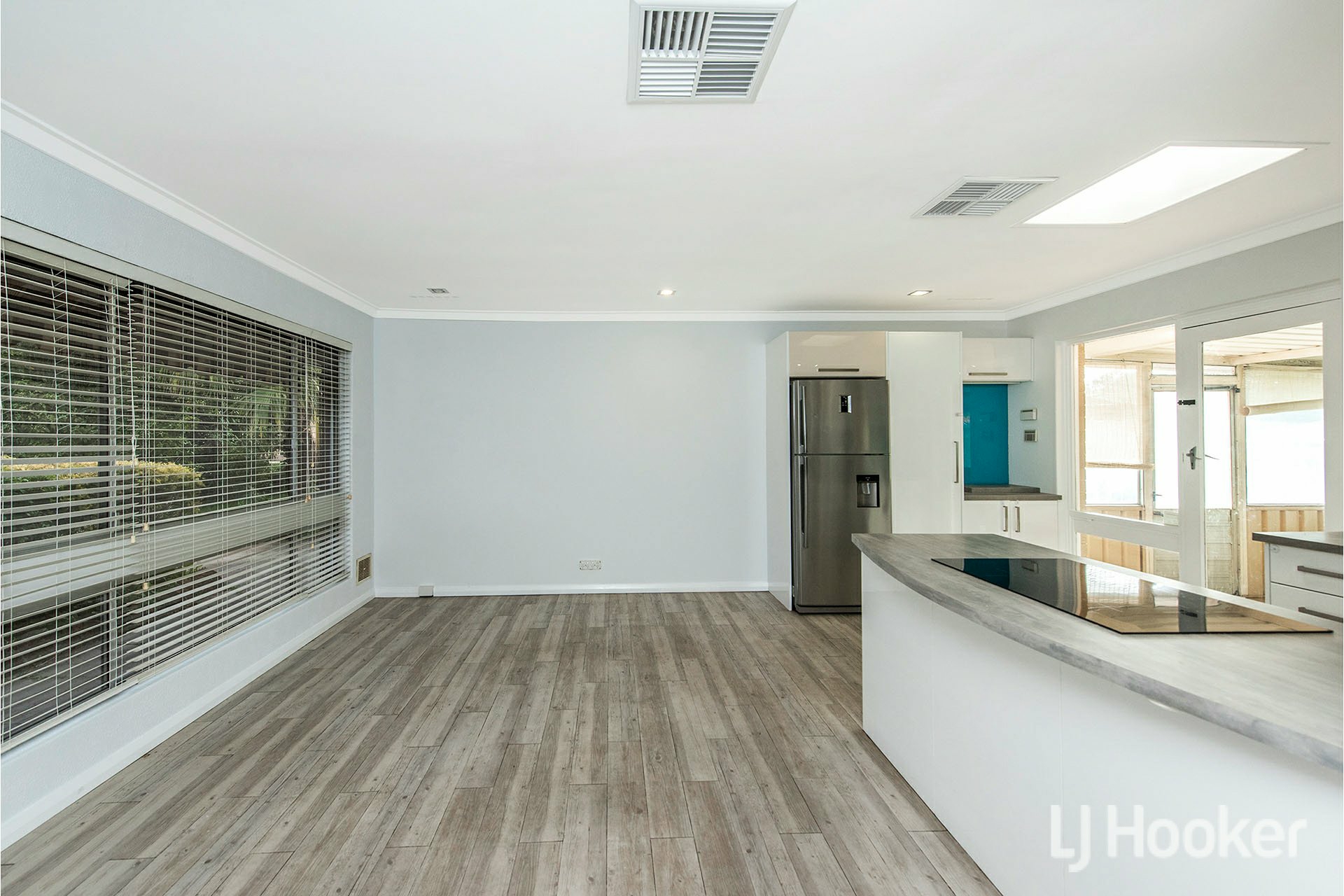 73 Glyndebourne Avenue, THORNLIE
