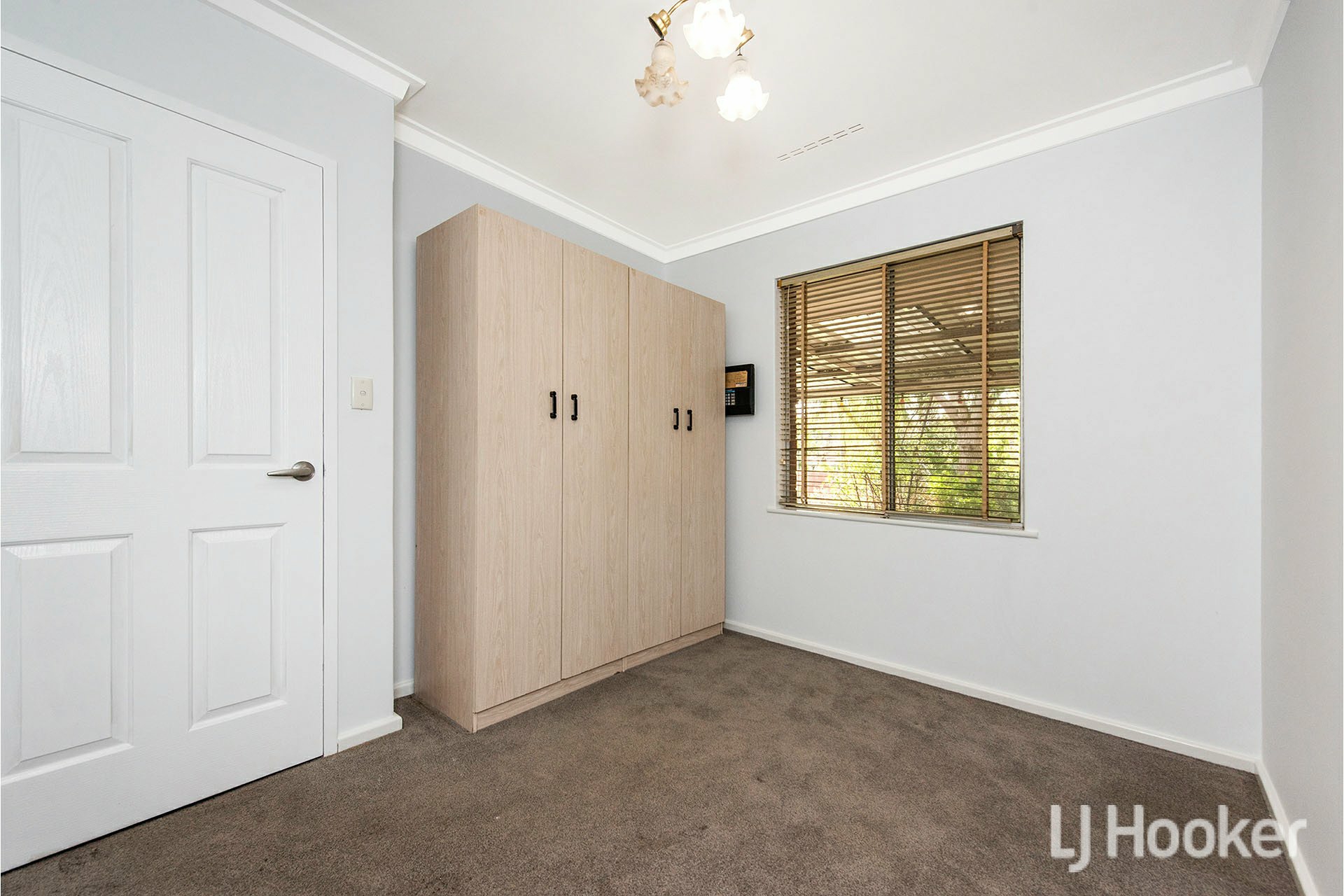 73 Glyndebourne Avenue, THORNLIE