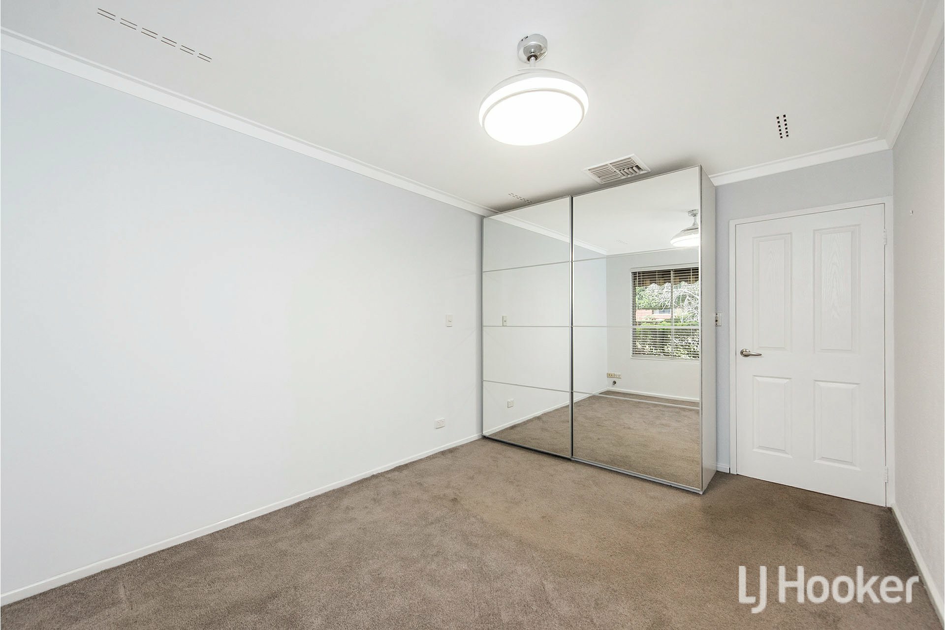 73 Glyndebourne Avenue, THORNLIE